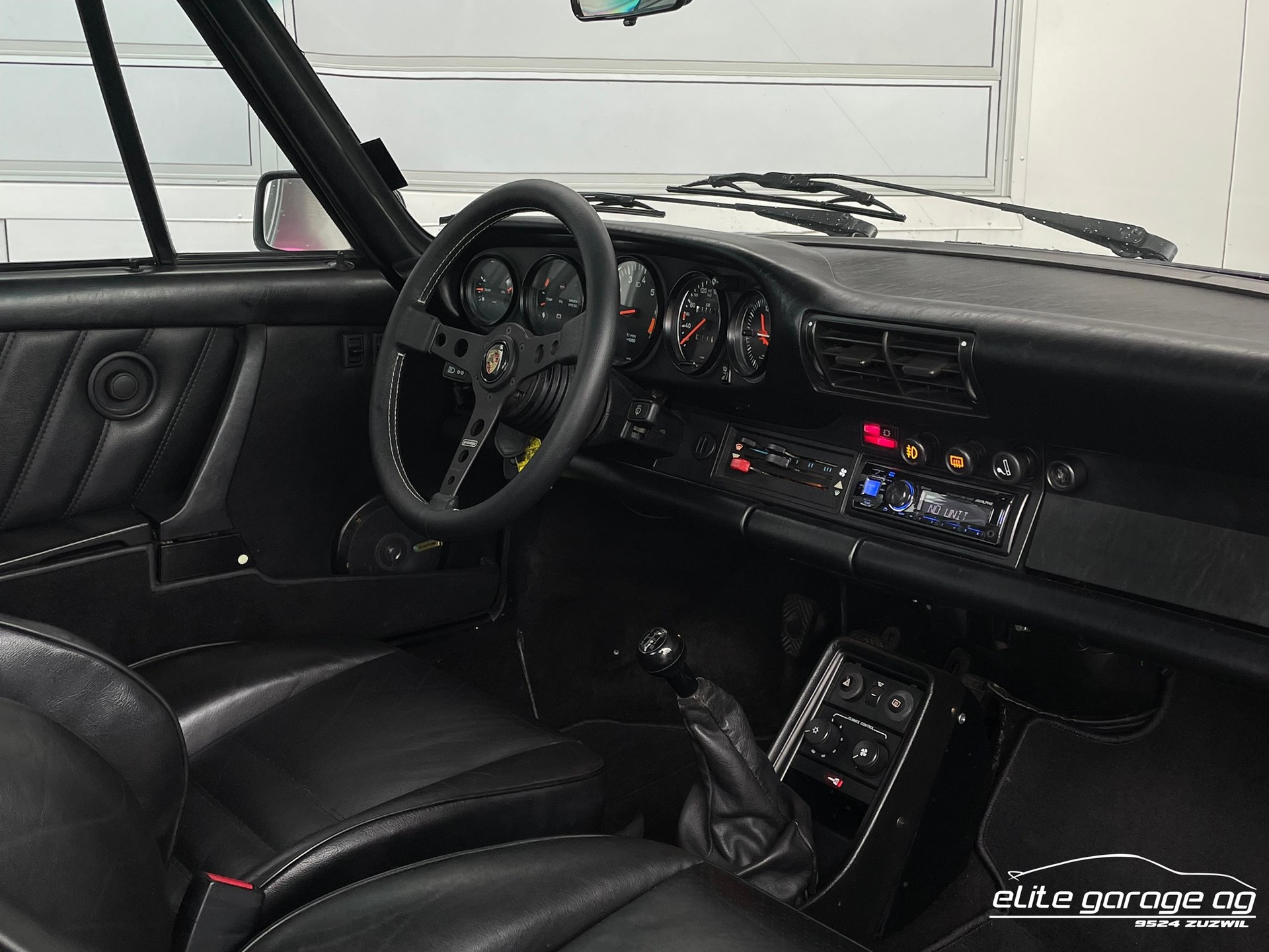 PORSCHE 911 Carrera Targa-image-10