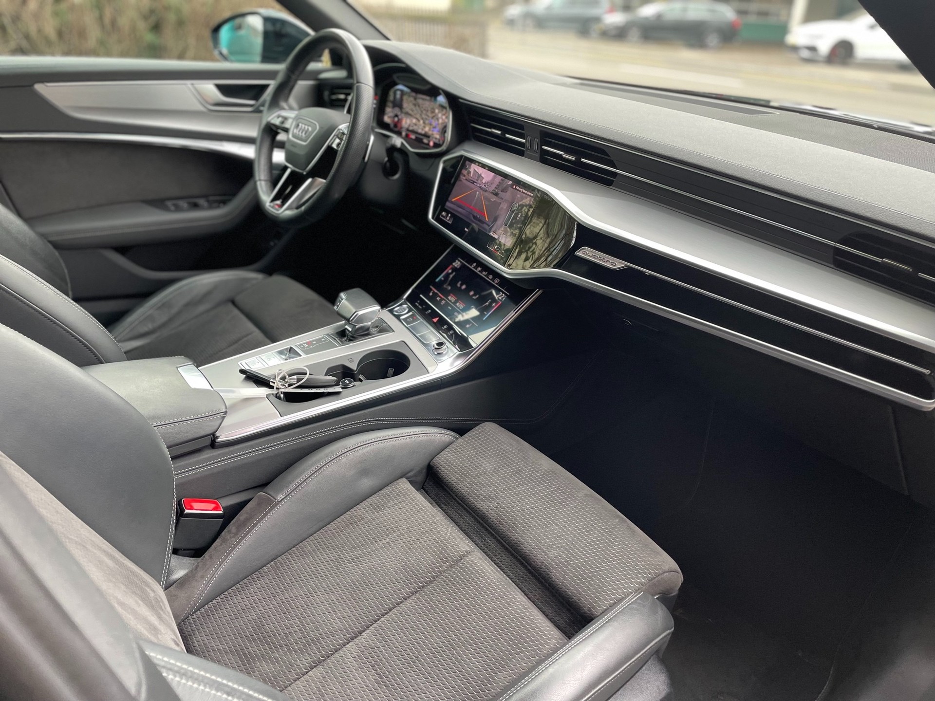 AUDI A6 Avant 55 TFSI Sport quattro S-tronic S-Line-image-9