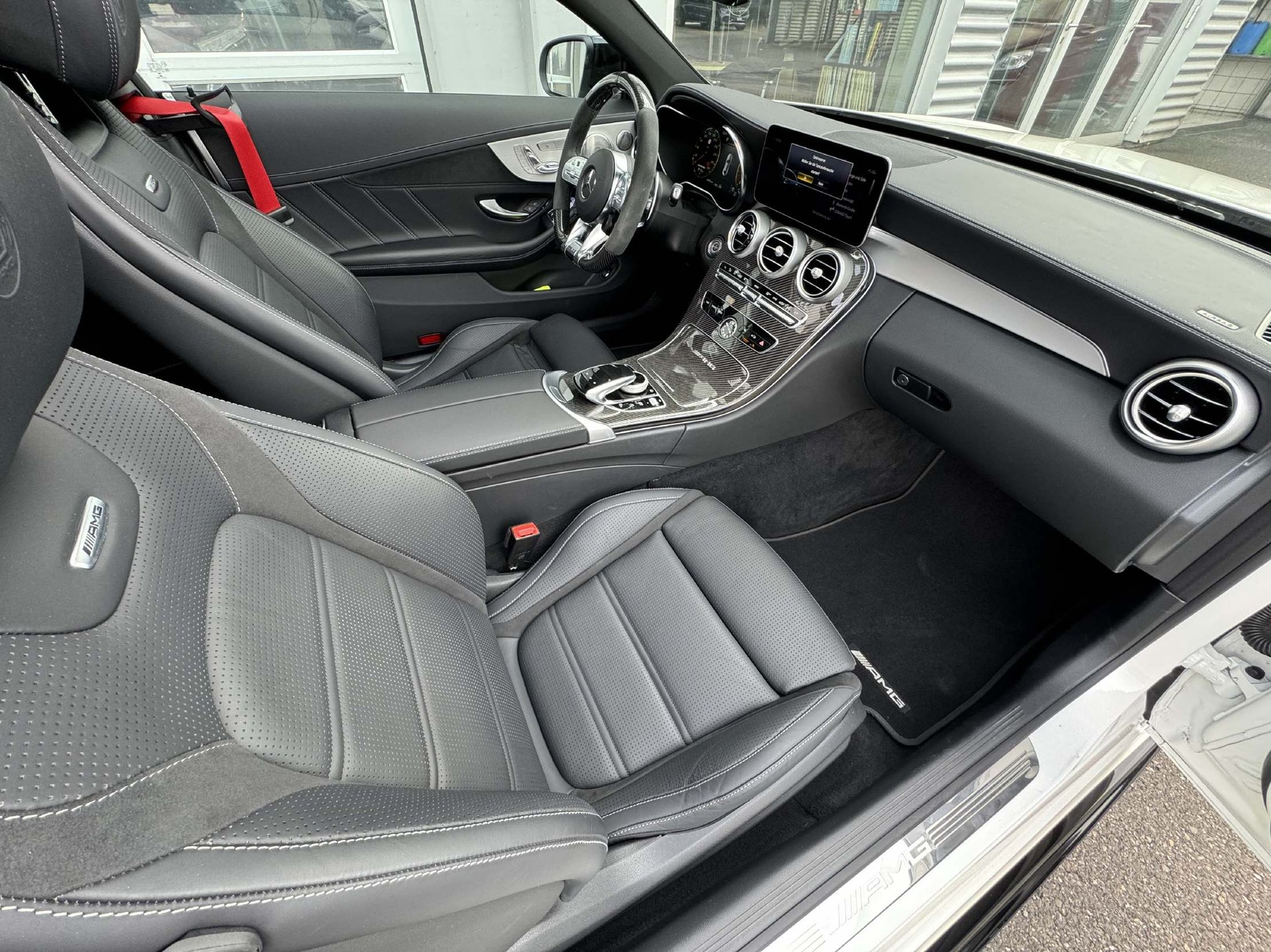 MERCEDES-BENZ C 63 S AMG Coupé-image-6