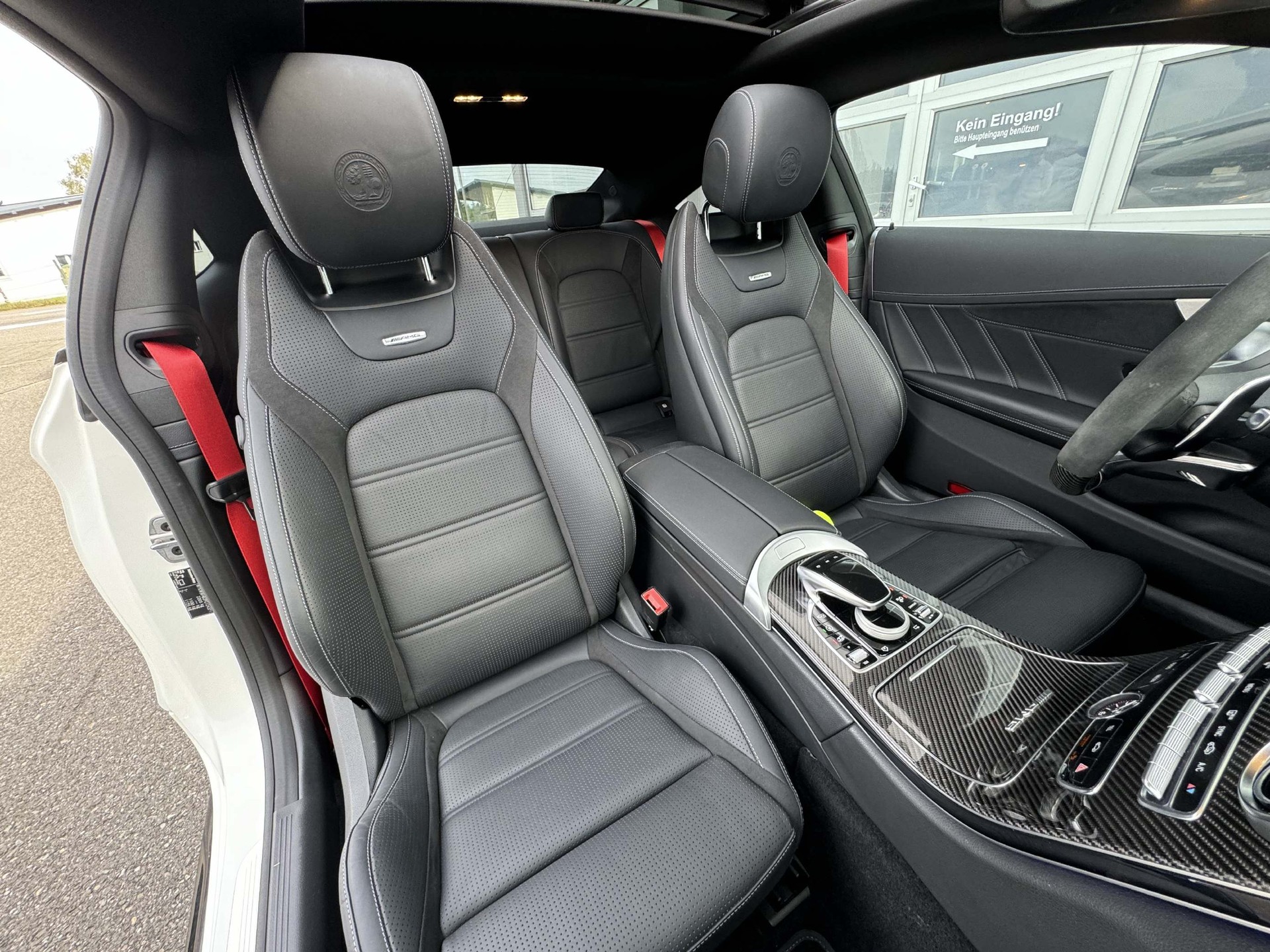 MERCEDES-BENZ C 63 S AMG Coupé-image-7