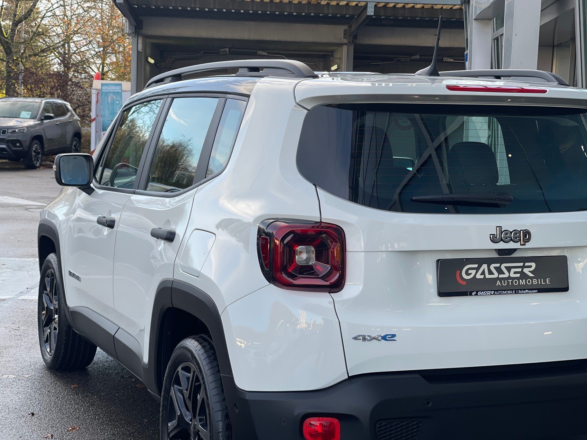 JEEP Renegade 1.3 T PHEV Summit AWD-image-4