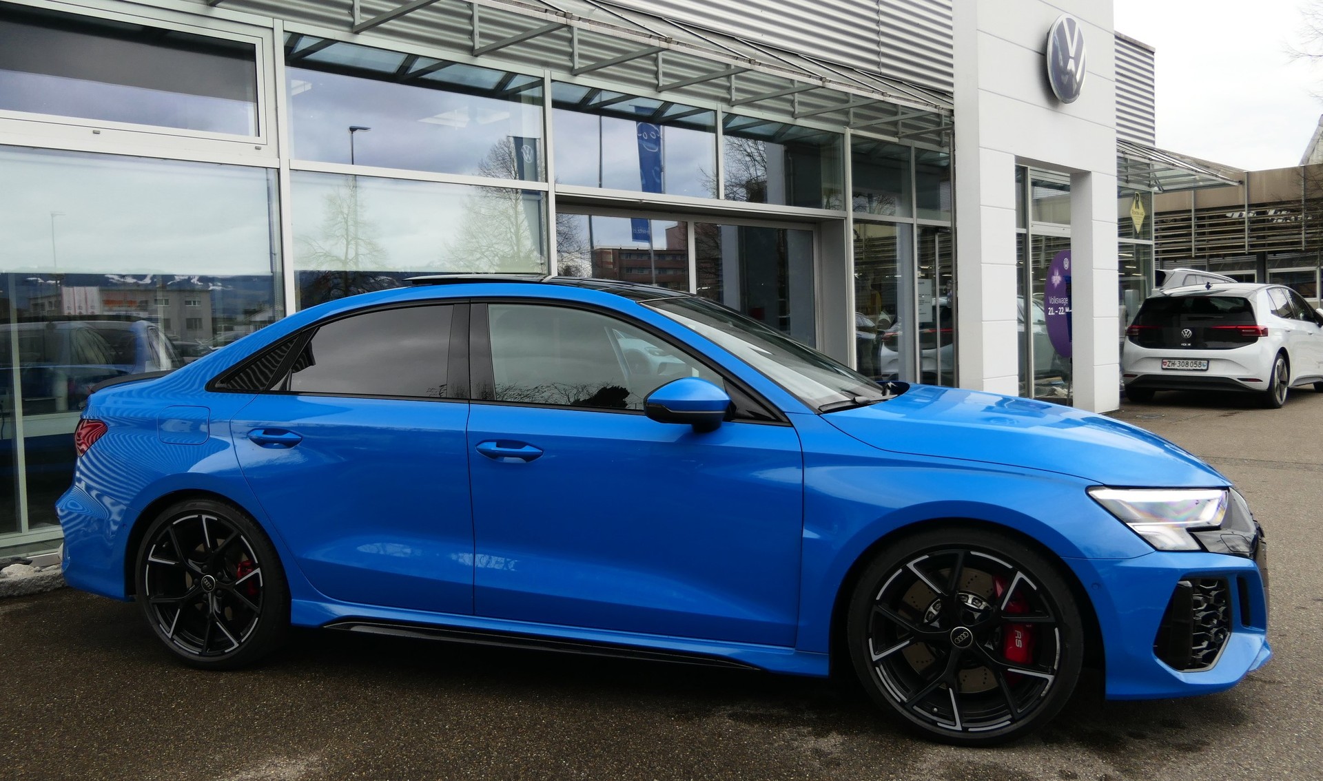 AUDI RS3 Limousine 2.5 TSI quattro S-tronic-image-3