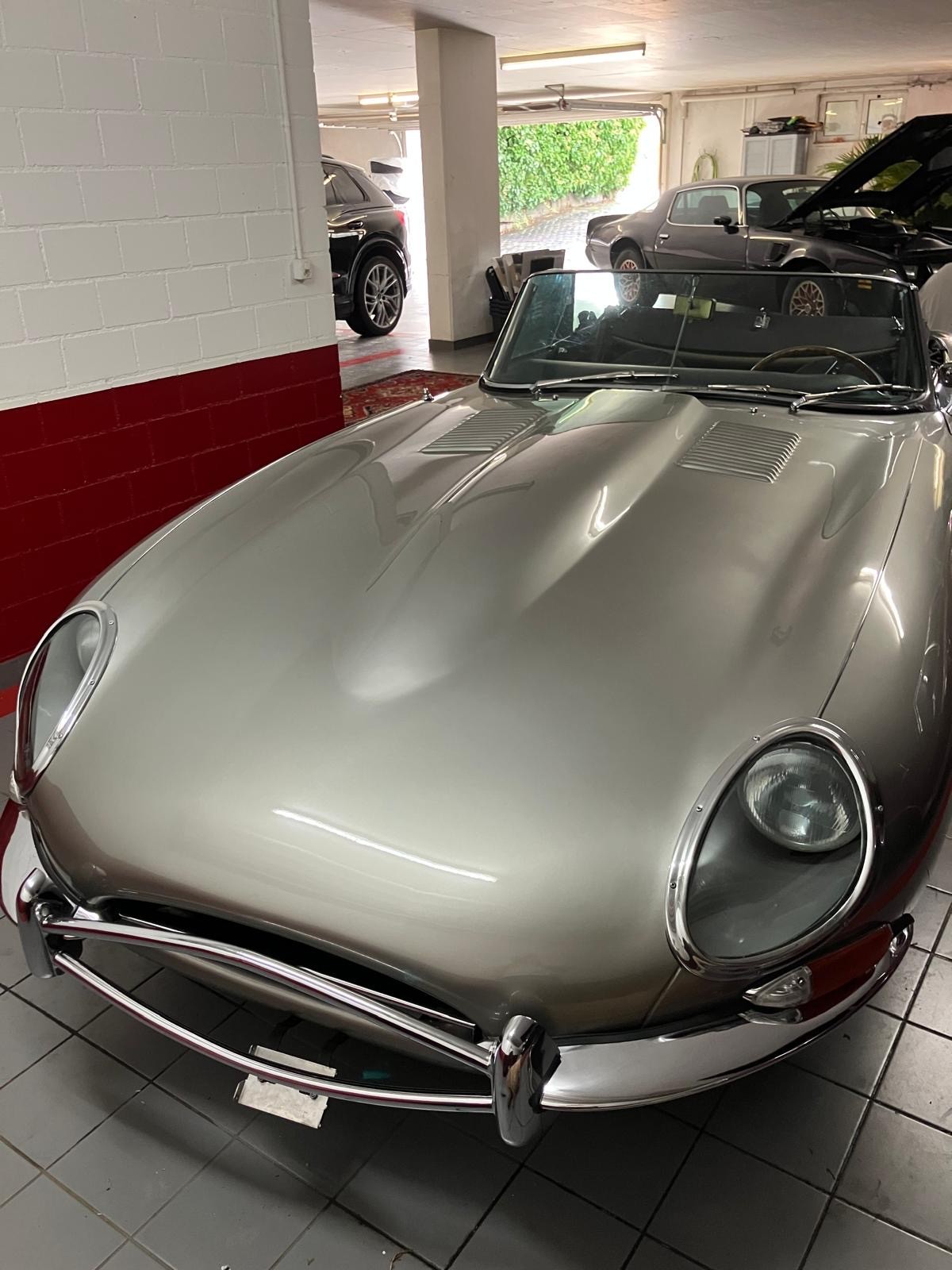 JAGUAR E-image-0