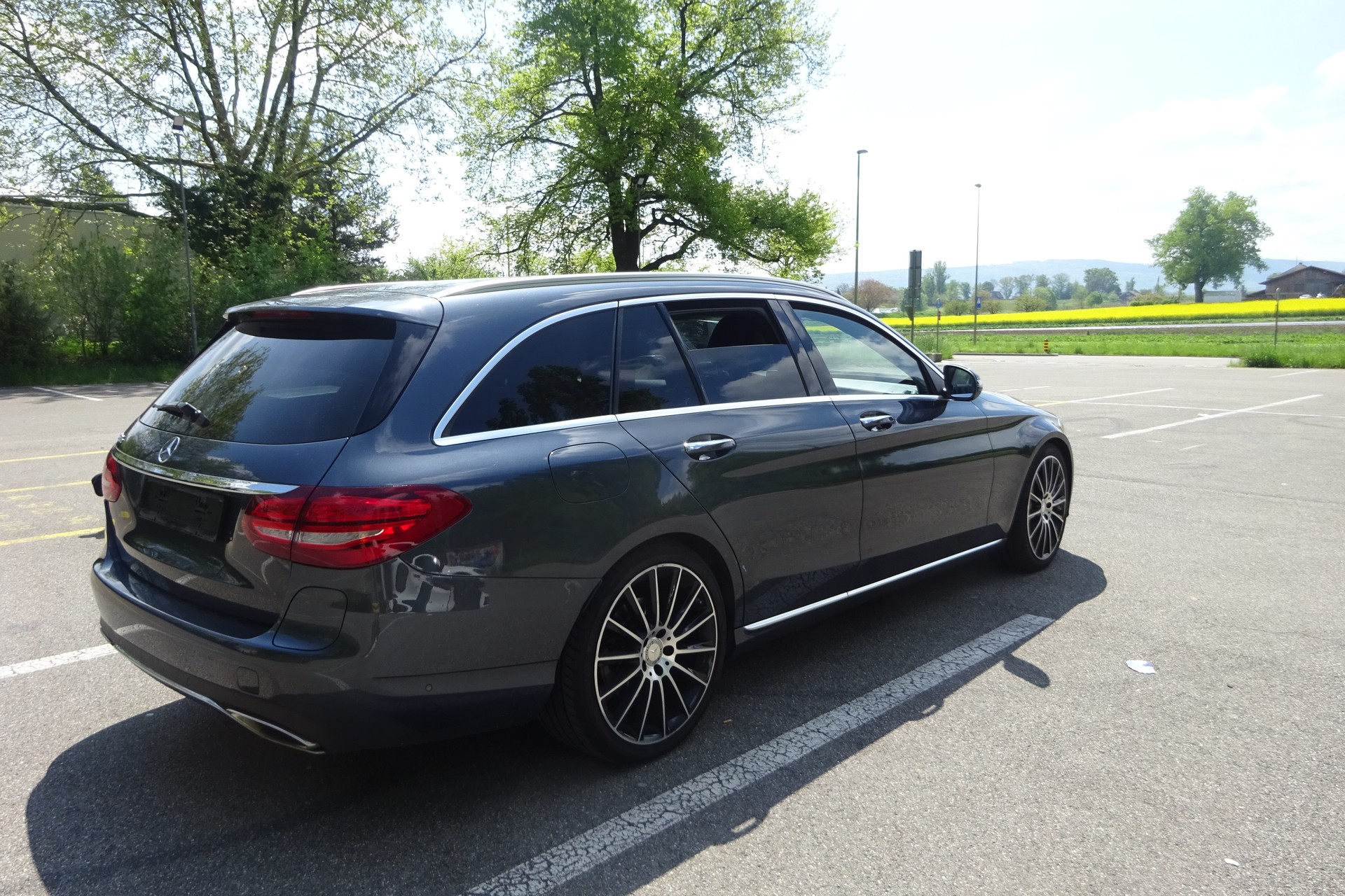 MERCEDES-BENZ C 350 e AMG Line 7G-Tronic-image-7