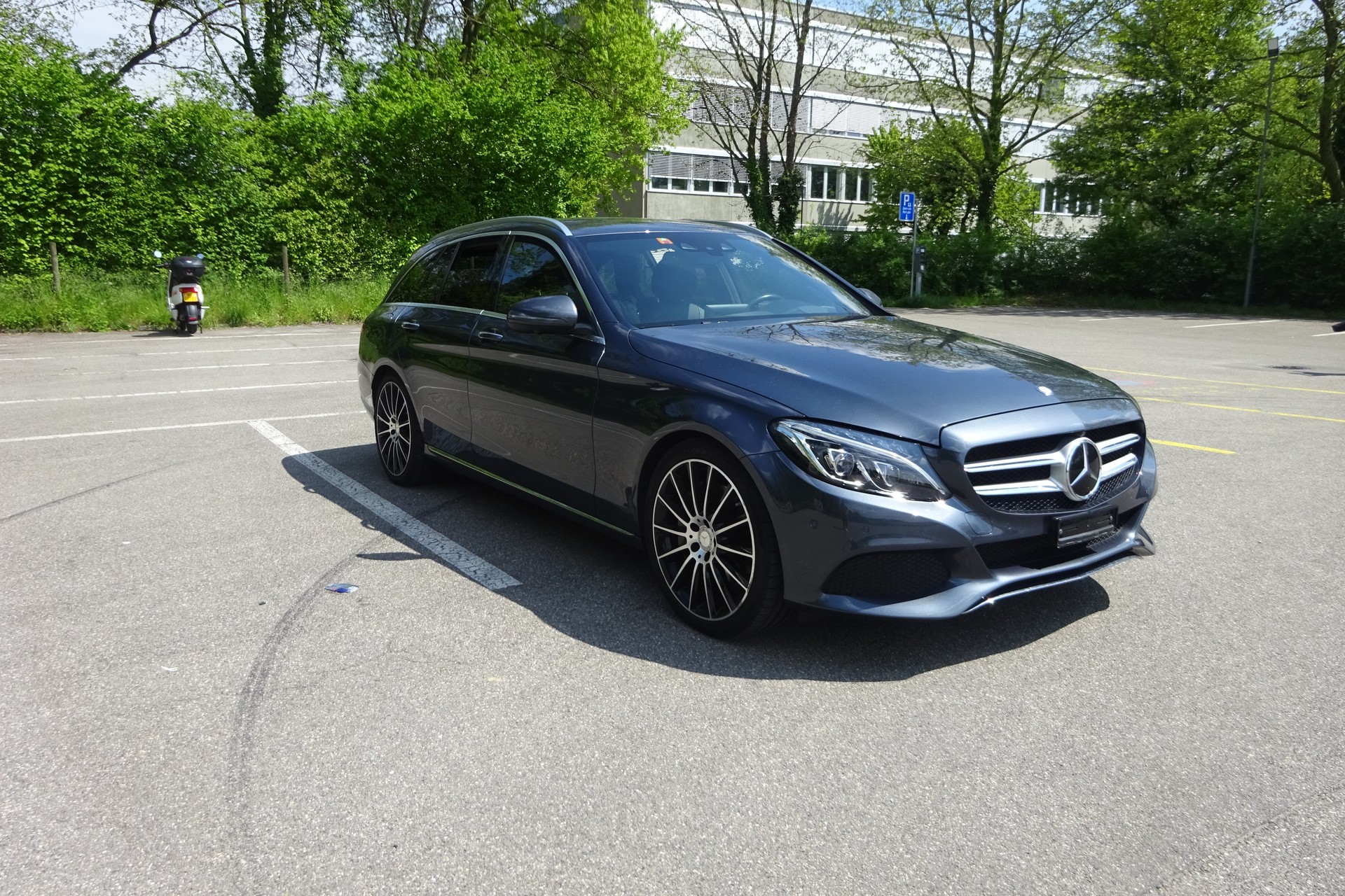 MERCEDES-BENZ C 350 e AMG Line 7G-Tronic