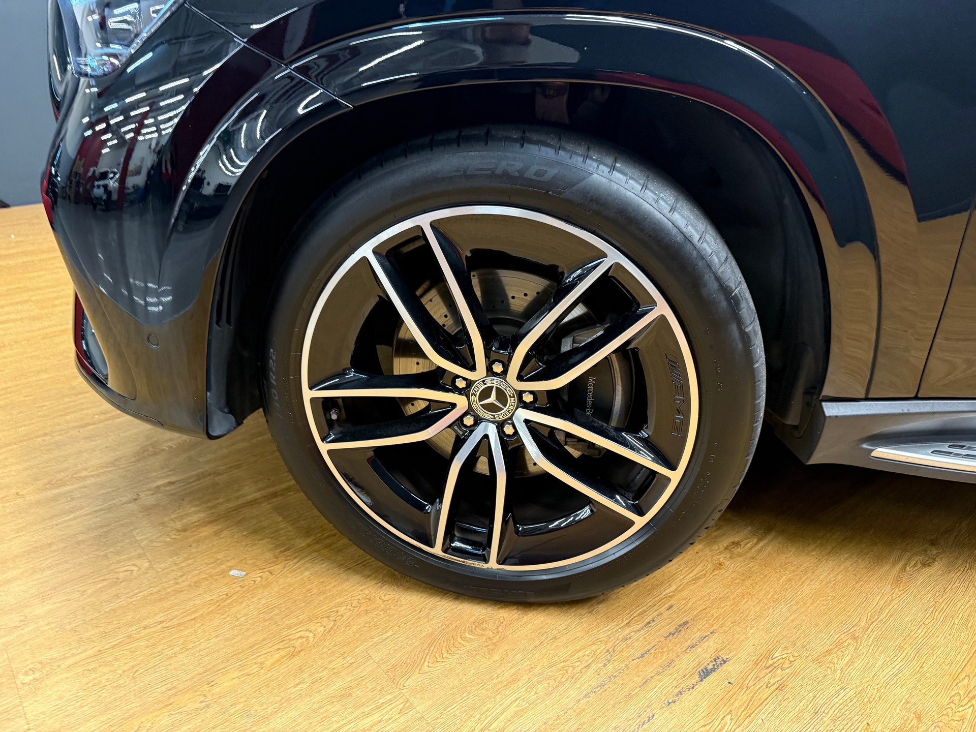 MERCEDES-BENZ GLE 300 d 4M - AMG - Coupé / 360 Grad Kamera / Spiegel-Paket / Memory-Paket-image-5