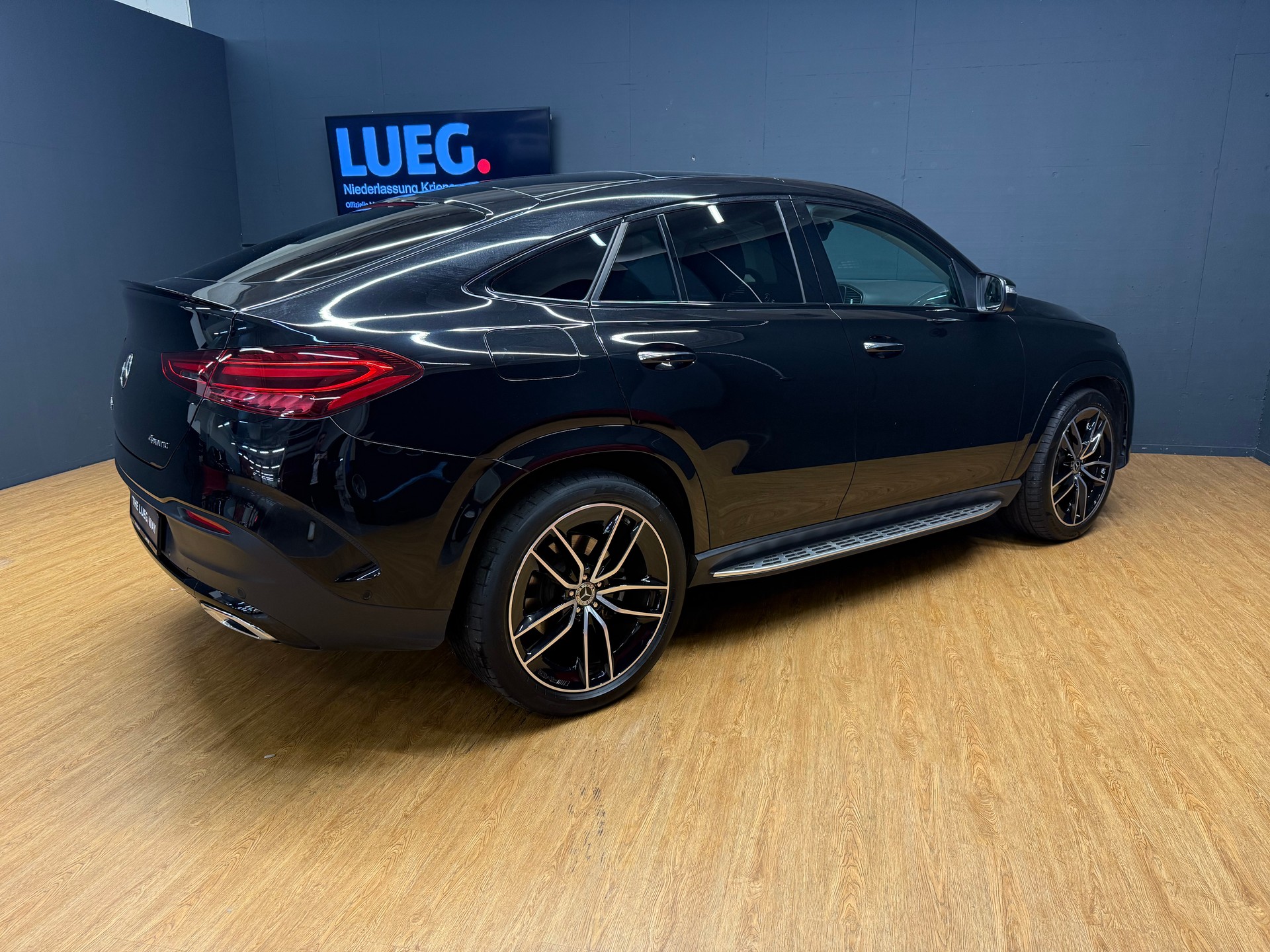 MERCEDES-BENZ GLE 300 d 4M - AMG - Coupé / 360 Grad Kamera / Spiegel-Paket / Memory-Paket-image-7