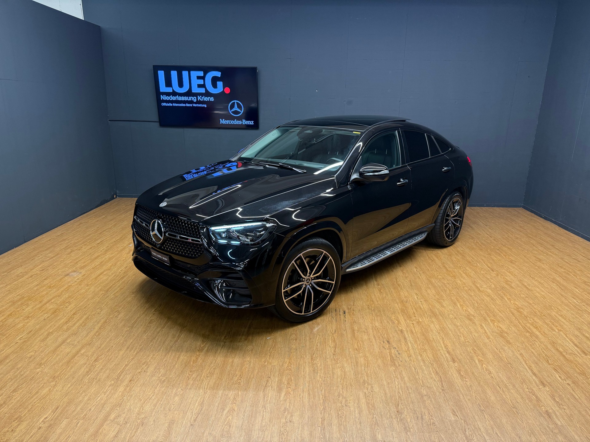 MERCEDES-BENZ GLE 300 d 4M - AMG - Coupé / 360 Grad Kamera / Spiegel-Paket / Memory-Paket-image-3