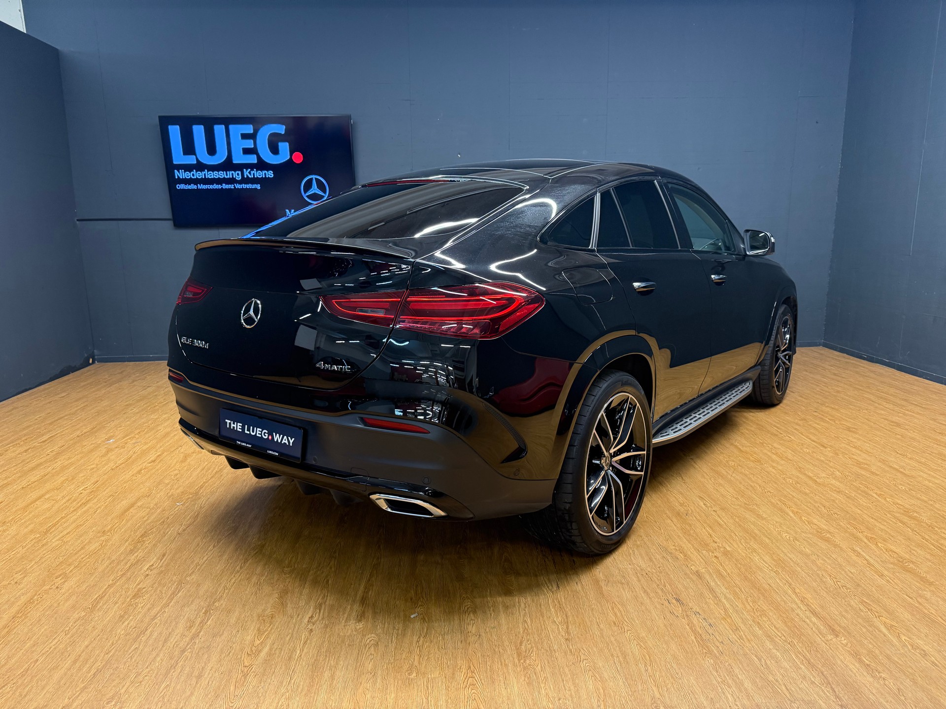 MERCEDES-BENZ GLE 300 d 4M - AMG - Coupé / 360 Grad Kamera / Spiegel-Paket / Memory-Paket-image-8