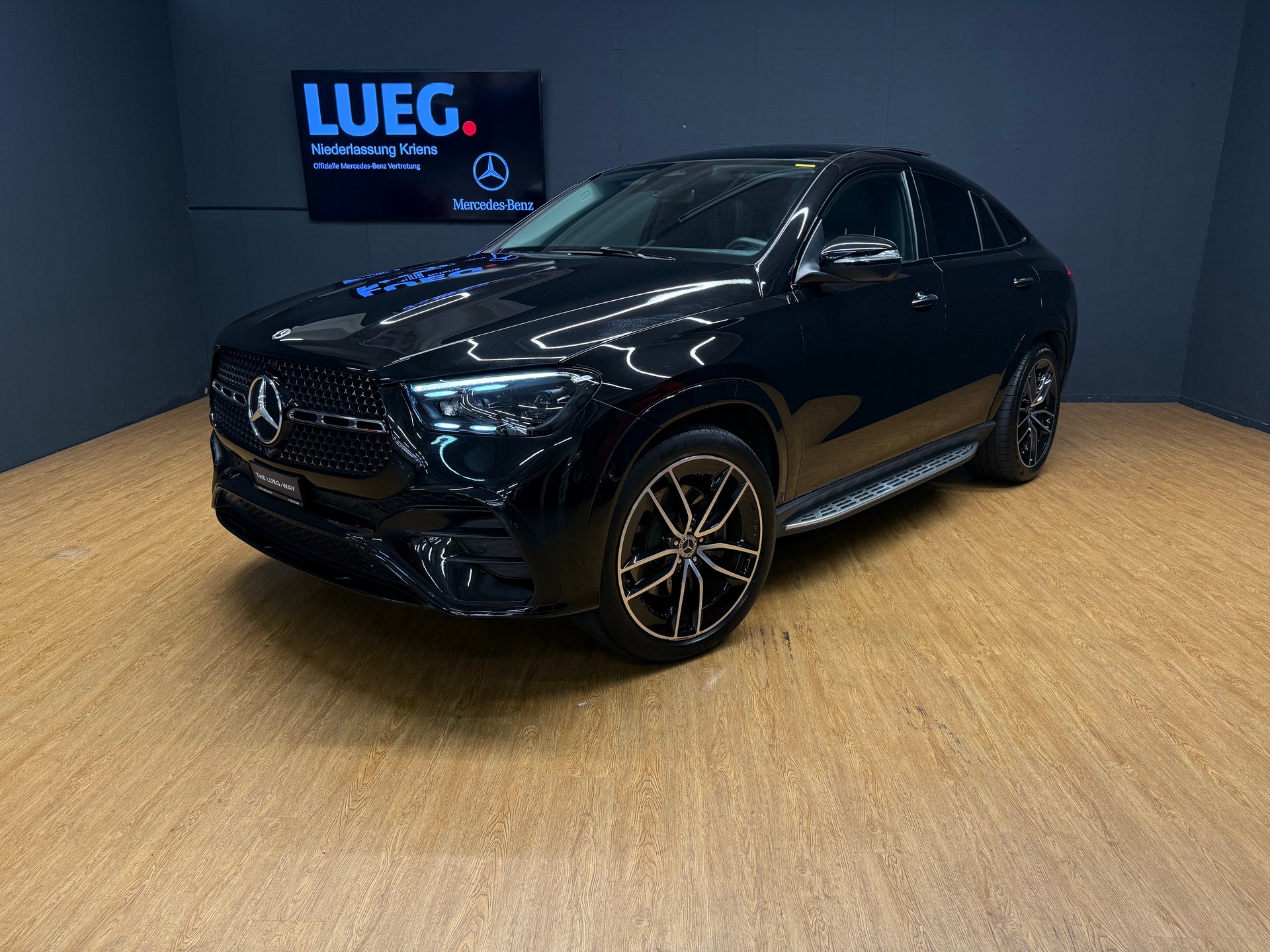 MERCEDES-BENZ GLE 300 d 4M - AMG - Coupé / 360 Grad Kamera / Spiegel-Paket / Memory-Paket-image-0