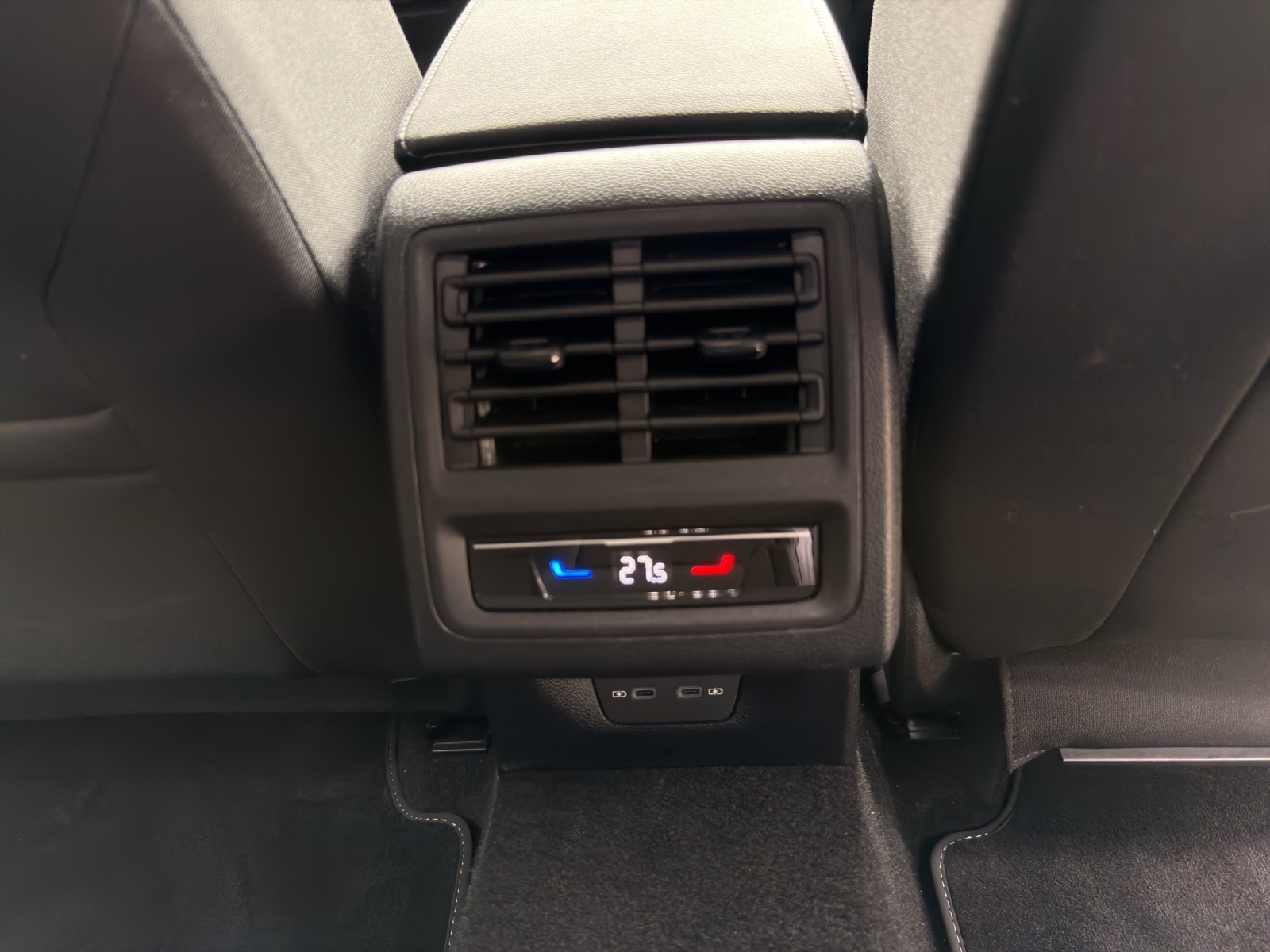 VW Golf 1.5 e TSI mHEV United DSG-image-14
