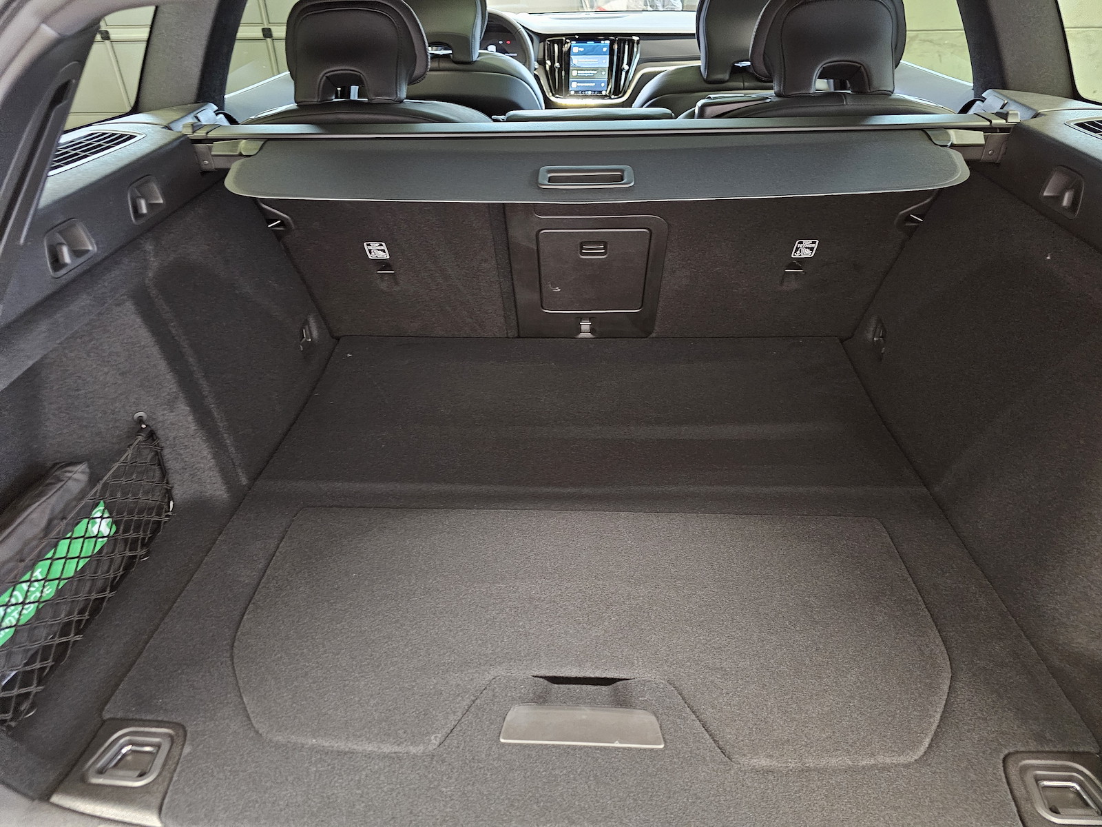 VOLVO V60 2.0 T6 TE Ultimate Dark eAWD-image-15