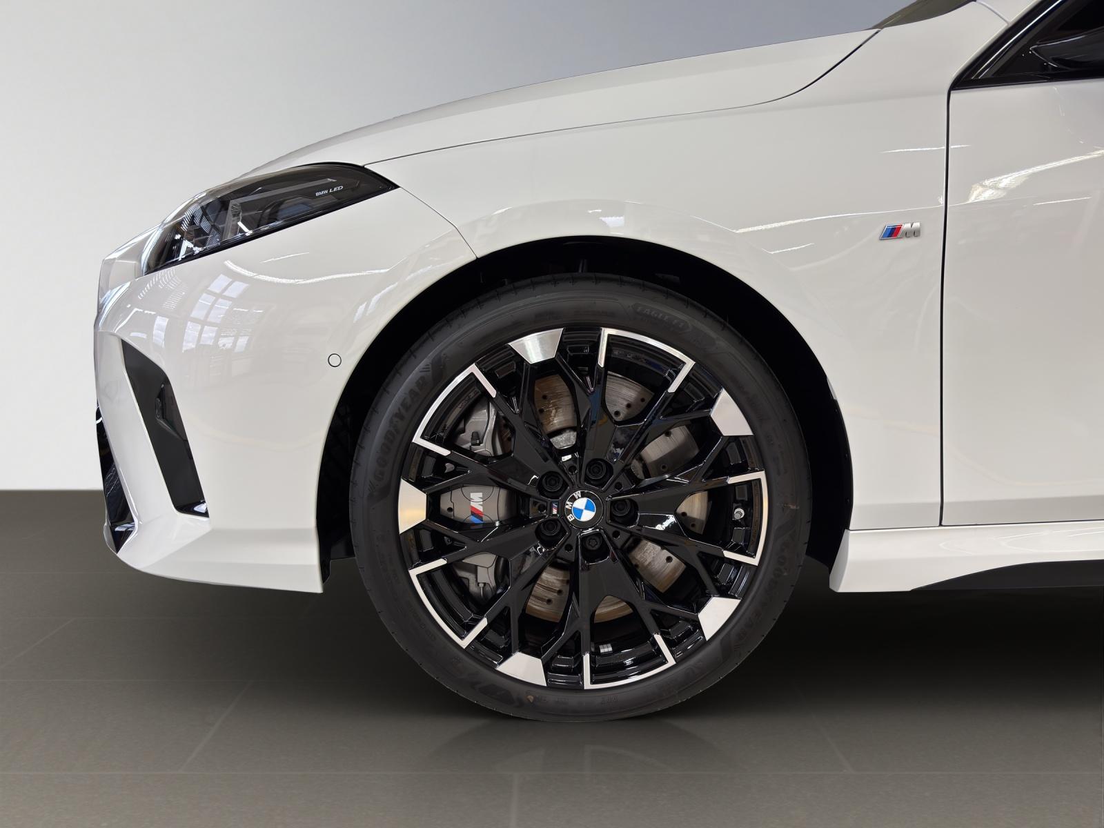 BMW M135i xDrive-image-2