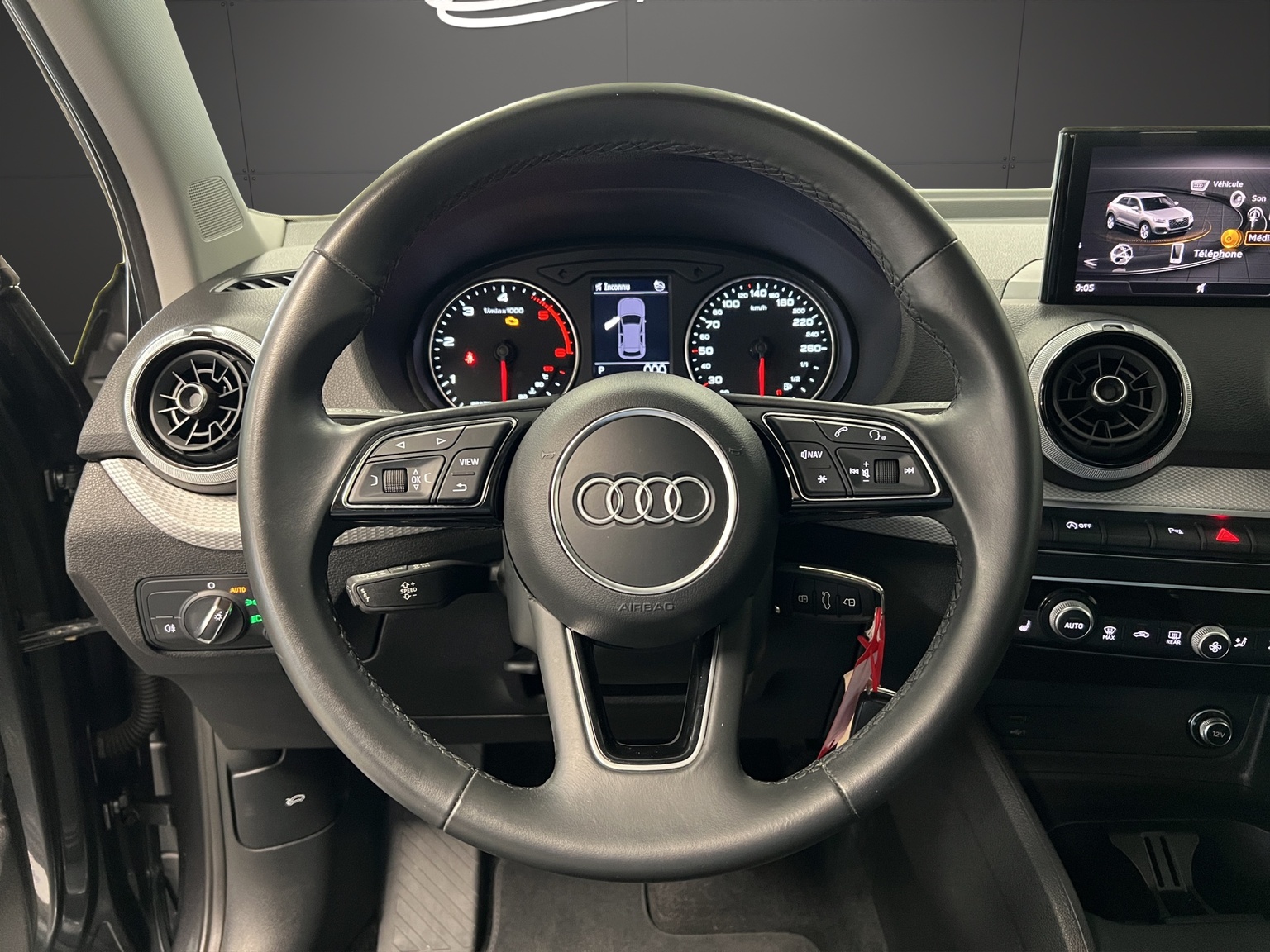 AUDI Q2 35 TDI S line quattro S-tronic-image-6