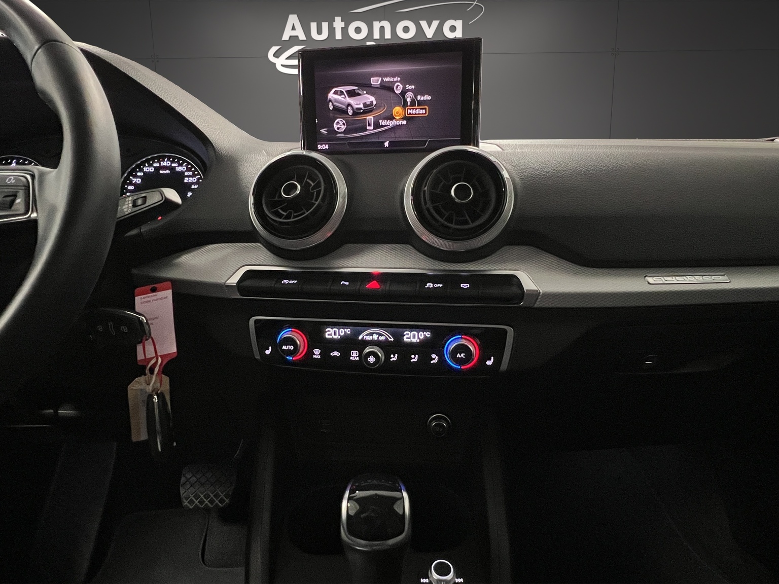 AUDI Q2 35 TDI S line quattro S-tronic-image-9