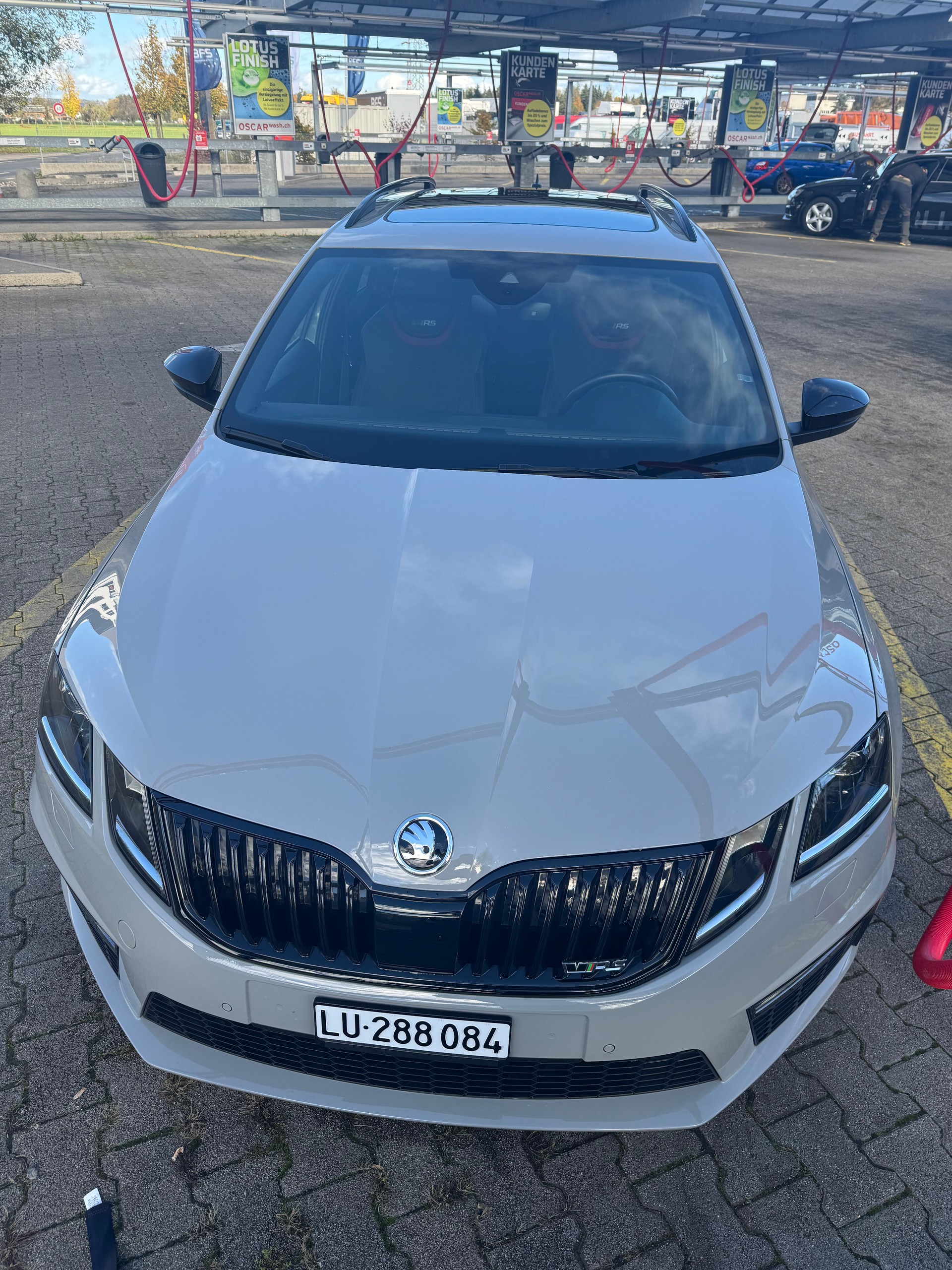 SKODA Octavia Combi 2.0 TSI RS Final Edition DSG-image-0