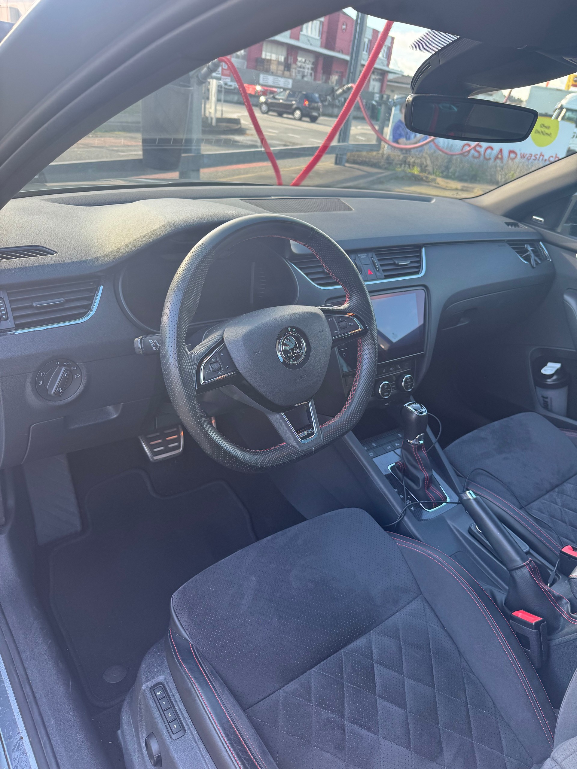 SKODA Octavia Combi 2.0 TSI RS Final Edition DSG-image-3