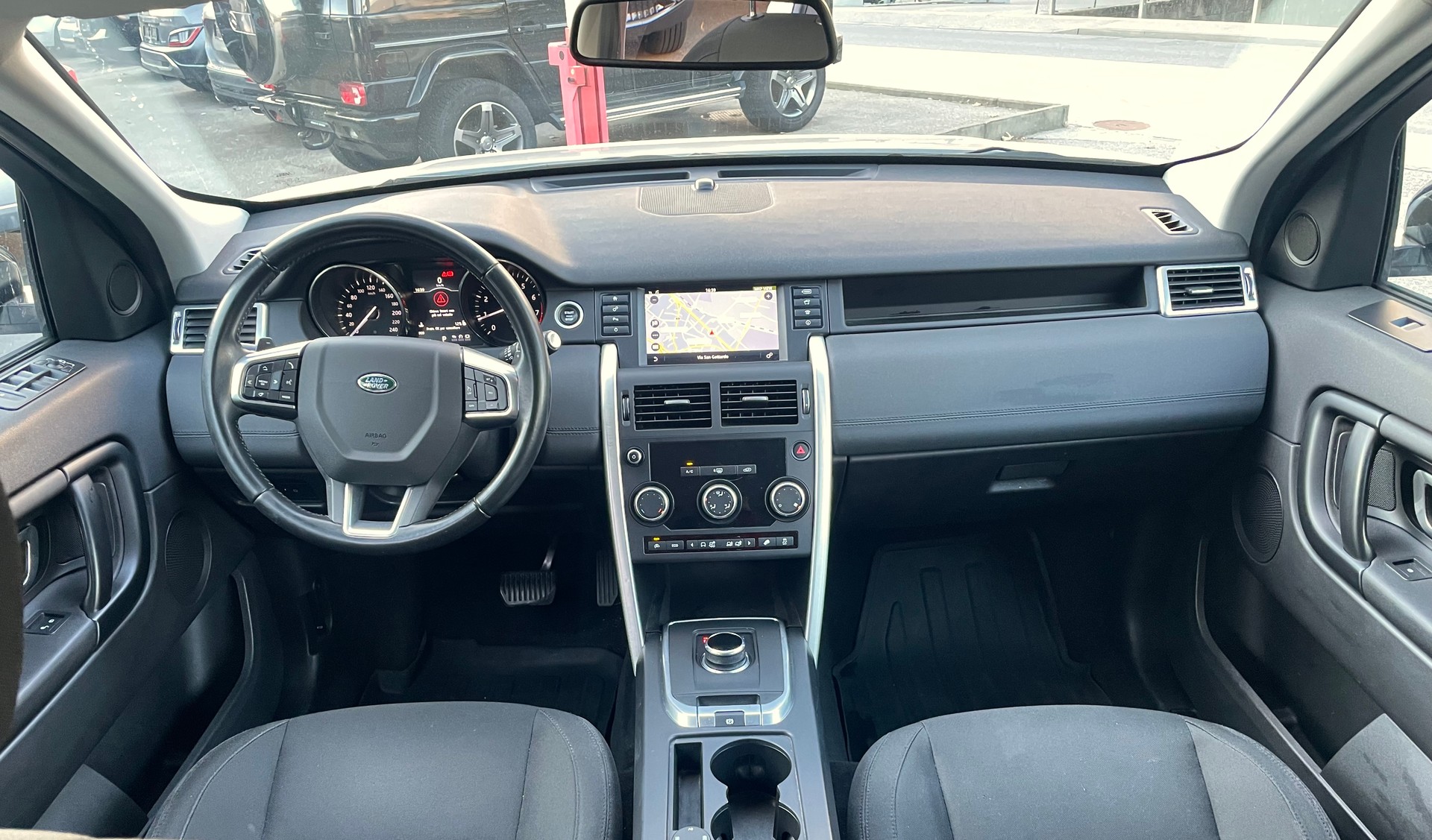 LAND ROVER Discovery Sport 2.0 Si4 SE AT9-image-4