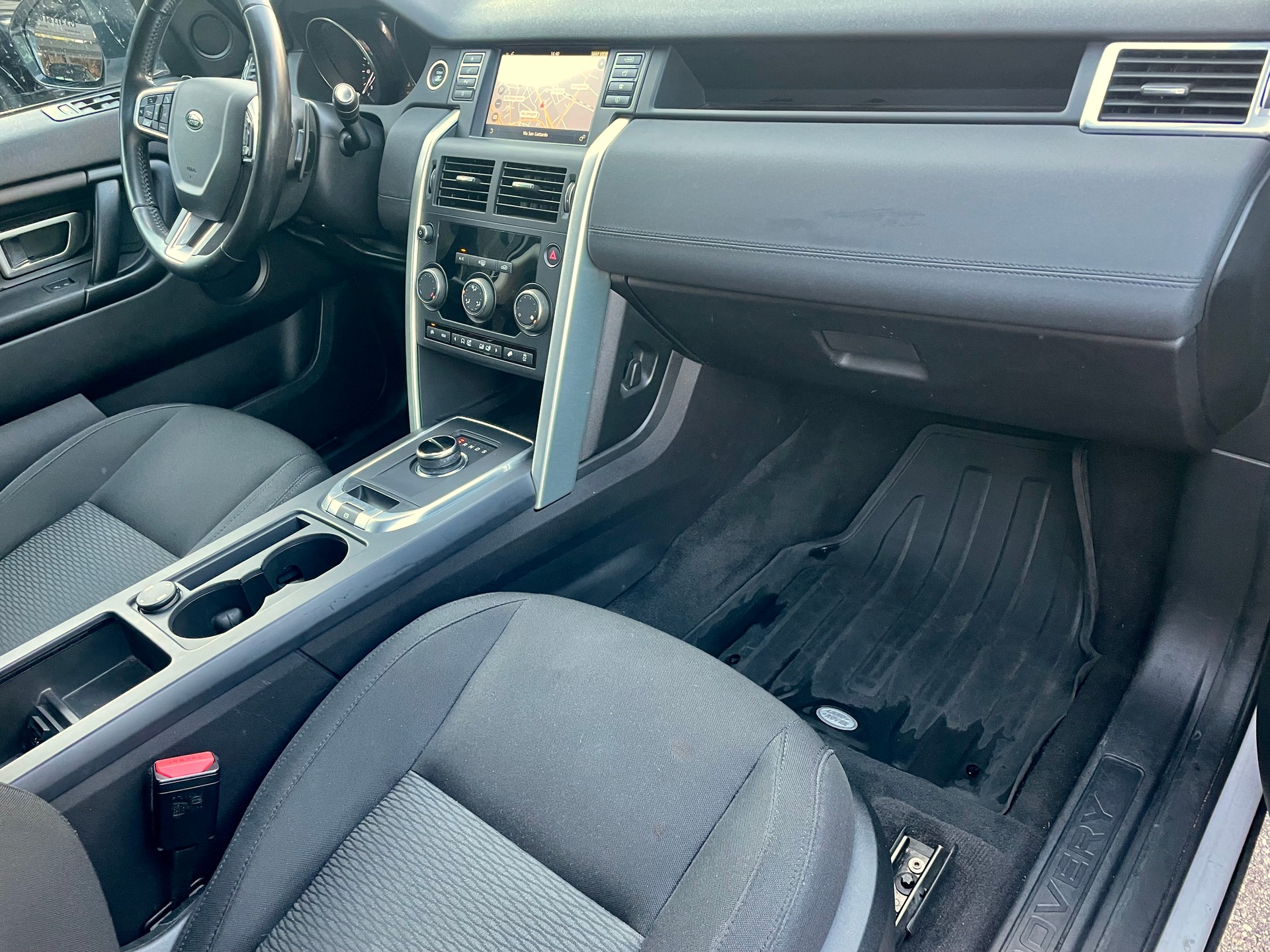 LAND ROVER Discovery Sport 2.0 Si4 SE AT9-image-11