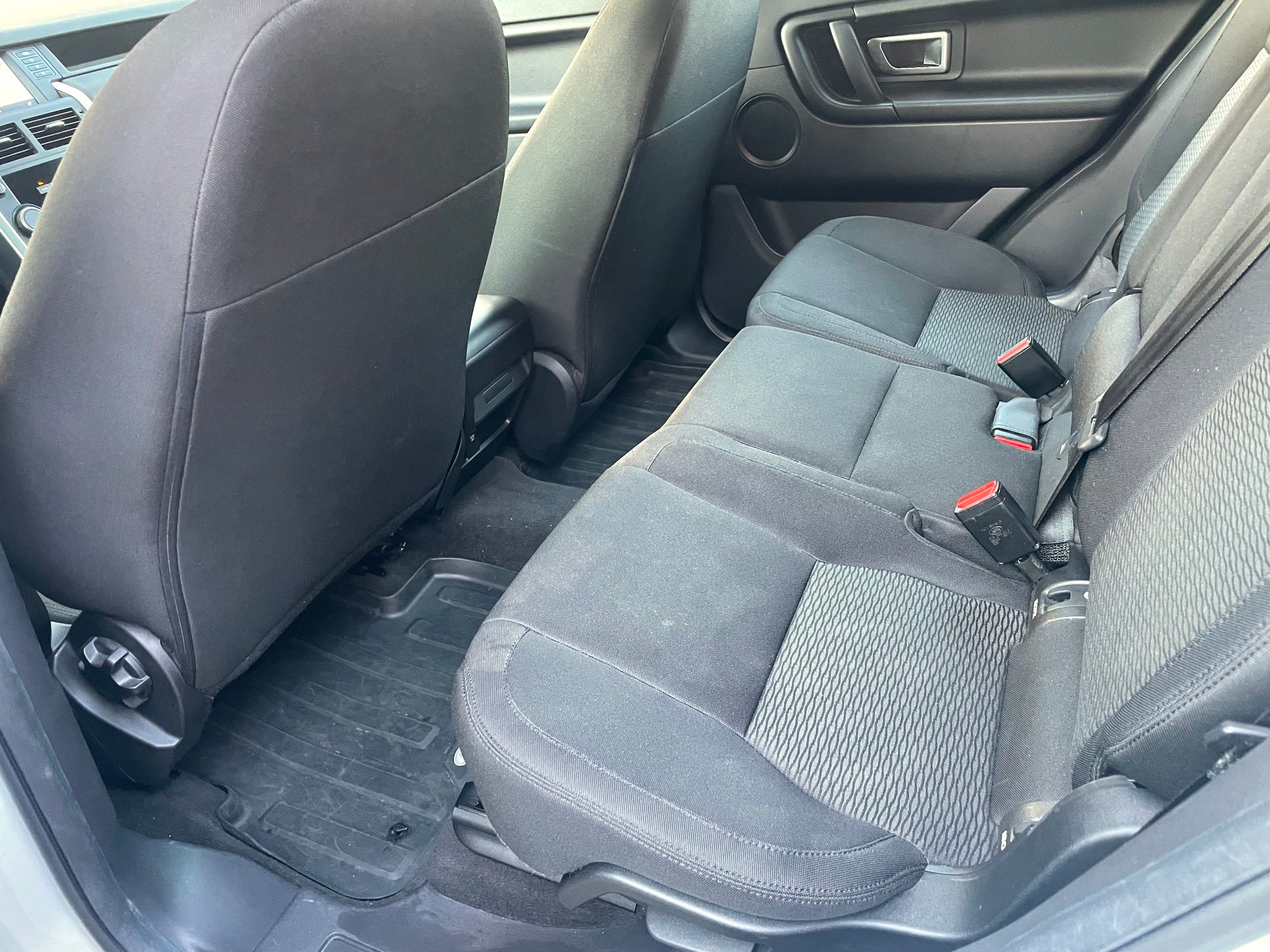 LAND ROVER Discovery Sport 2.0 Si4 SE AT9-image-3
