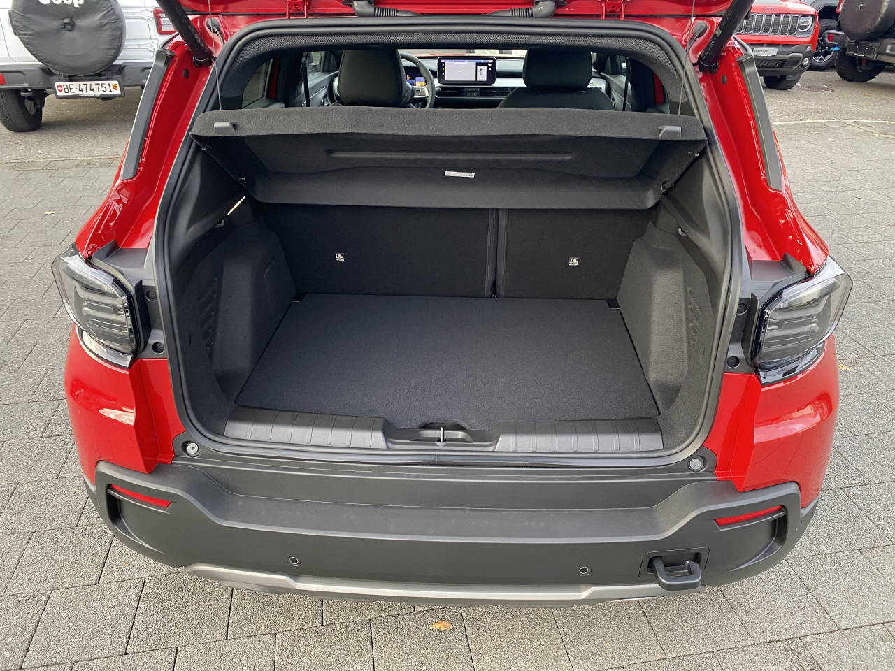JEEP Avenger 1.2 MHEV Overland 4xe-image-6