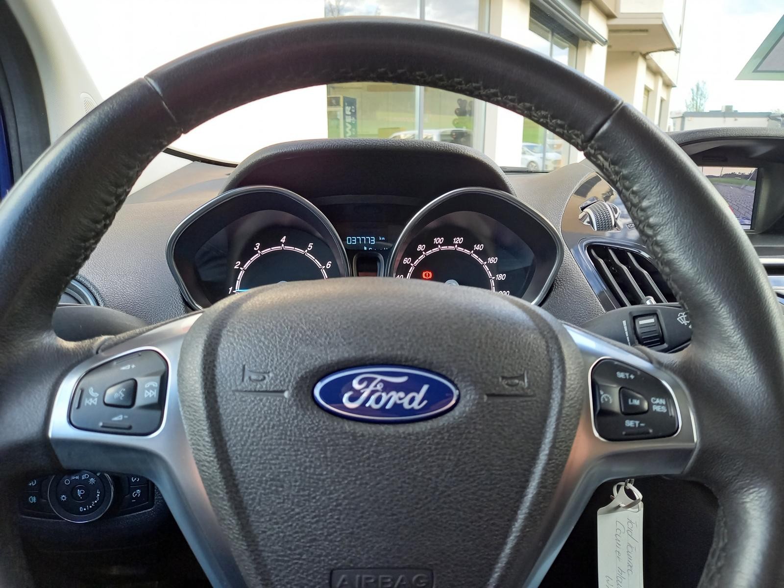 FORD Tourneo Courier 1.0 SCTi Titanium-image-5
