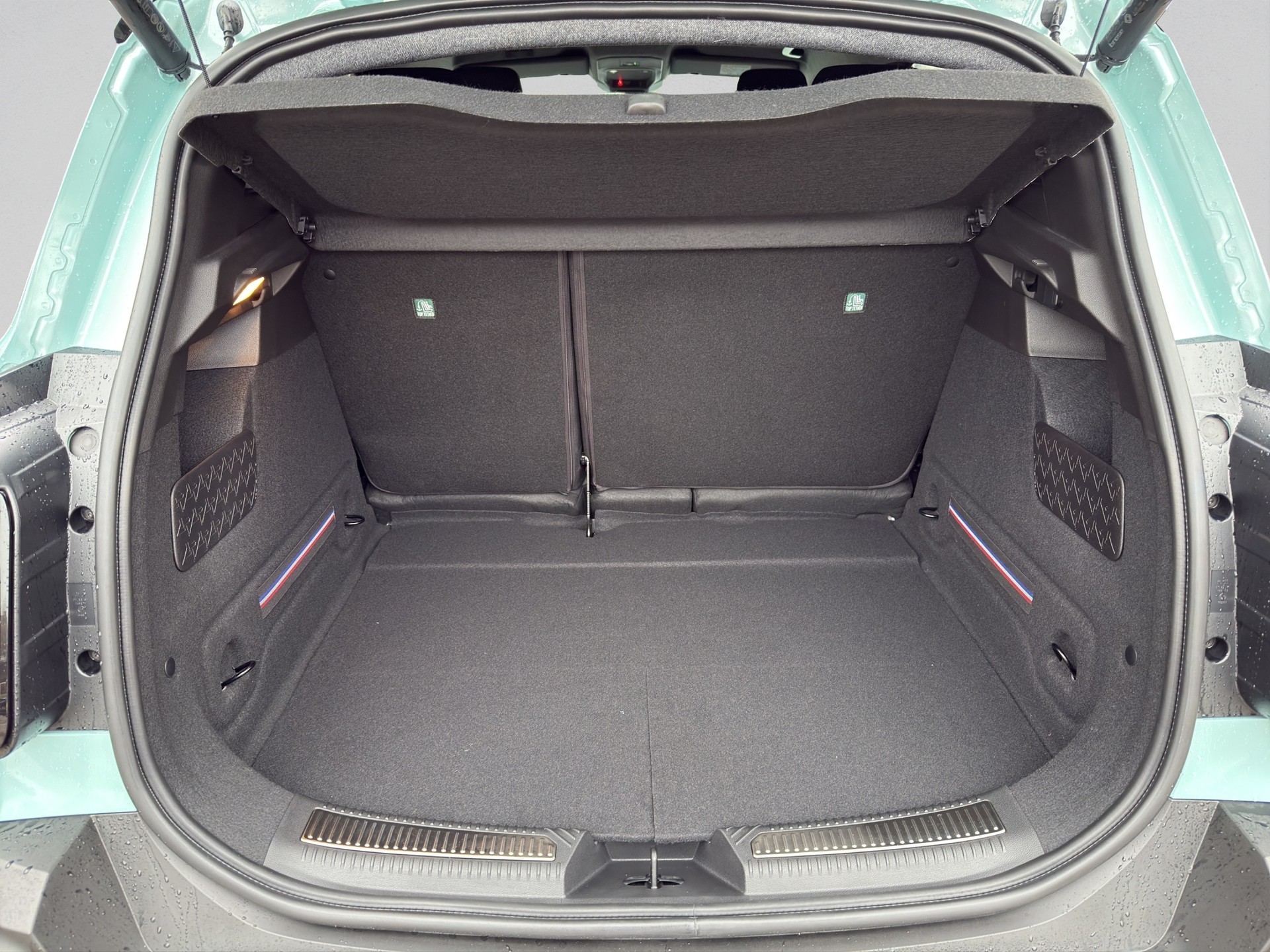 RENAULT R4 E-Tech Comfort Range 52 kWh Iconic-image-15
