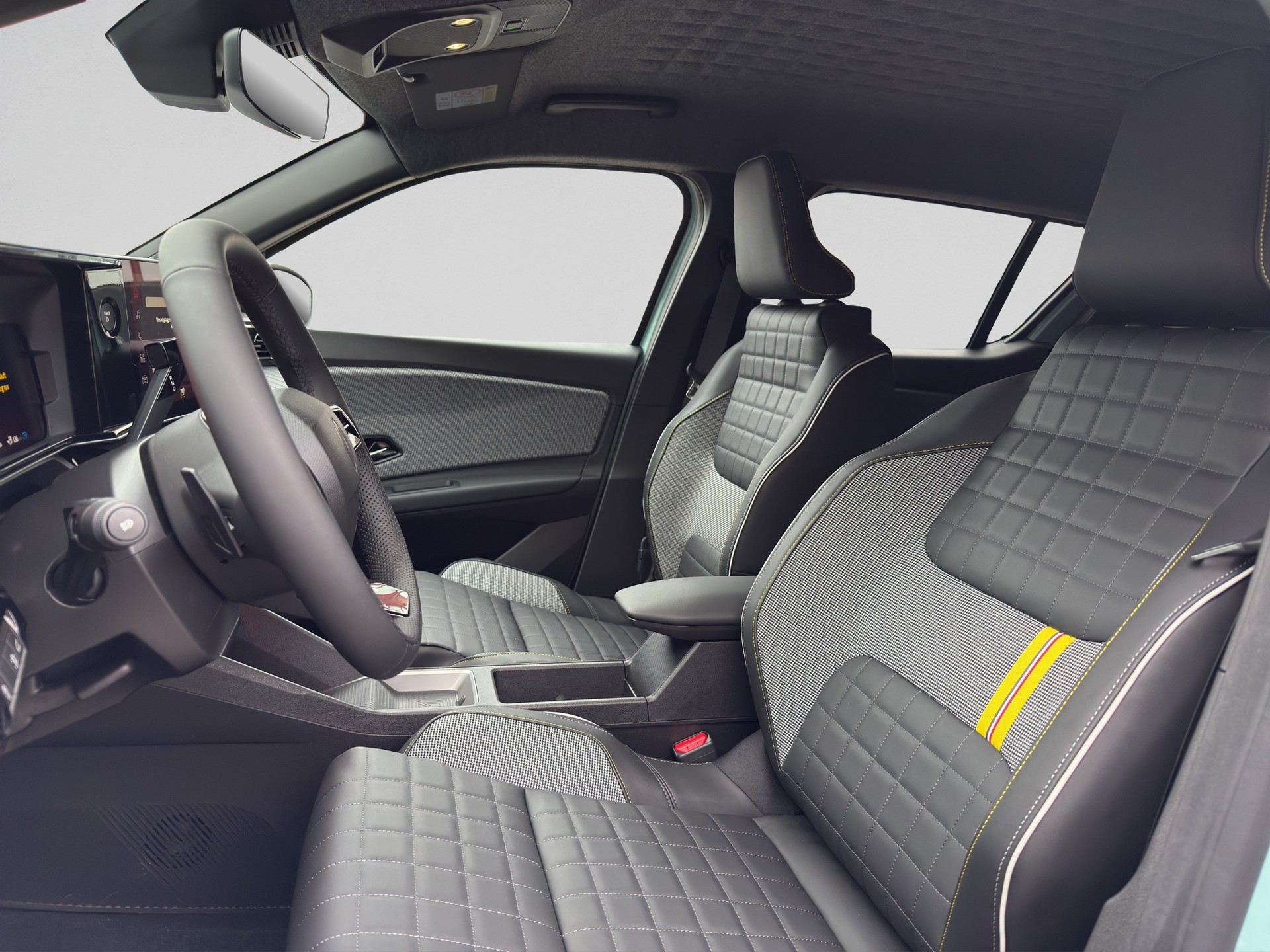 RENAULT R4 E-Tech Comfort Range 52 kWh Iconic-image-8