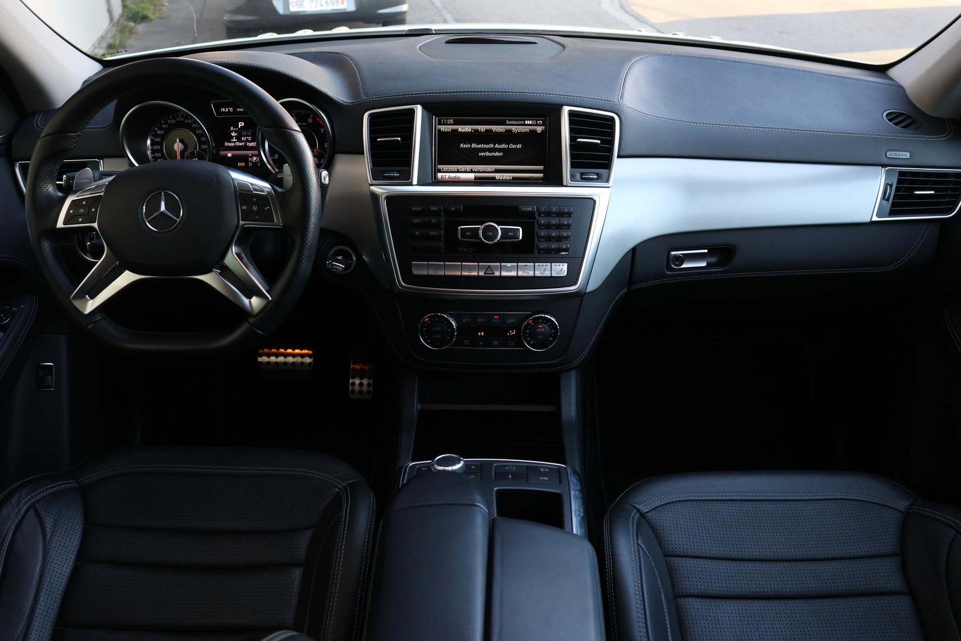 MERCEDES-BENZ ML 63 AMG Executive 4Matic Speedshift (CH)-image-12