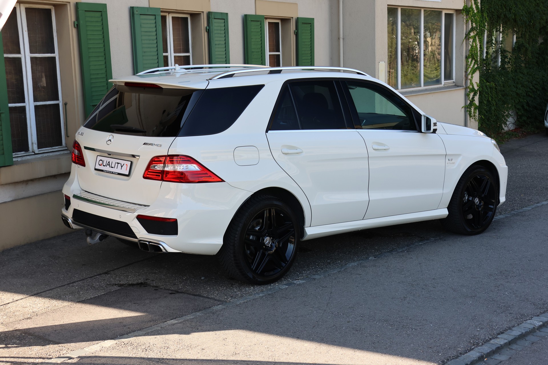 MERCEDES-BENZ ML 63 AMG Executive 4Matic Speedshift (CH)-image-5