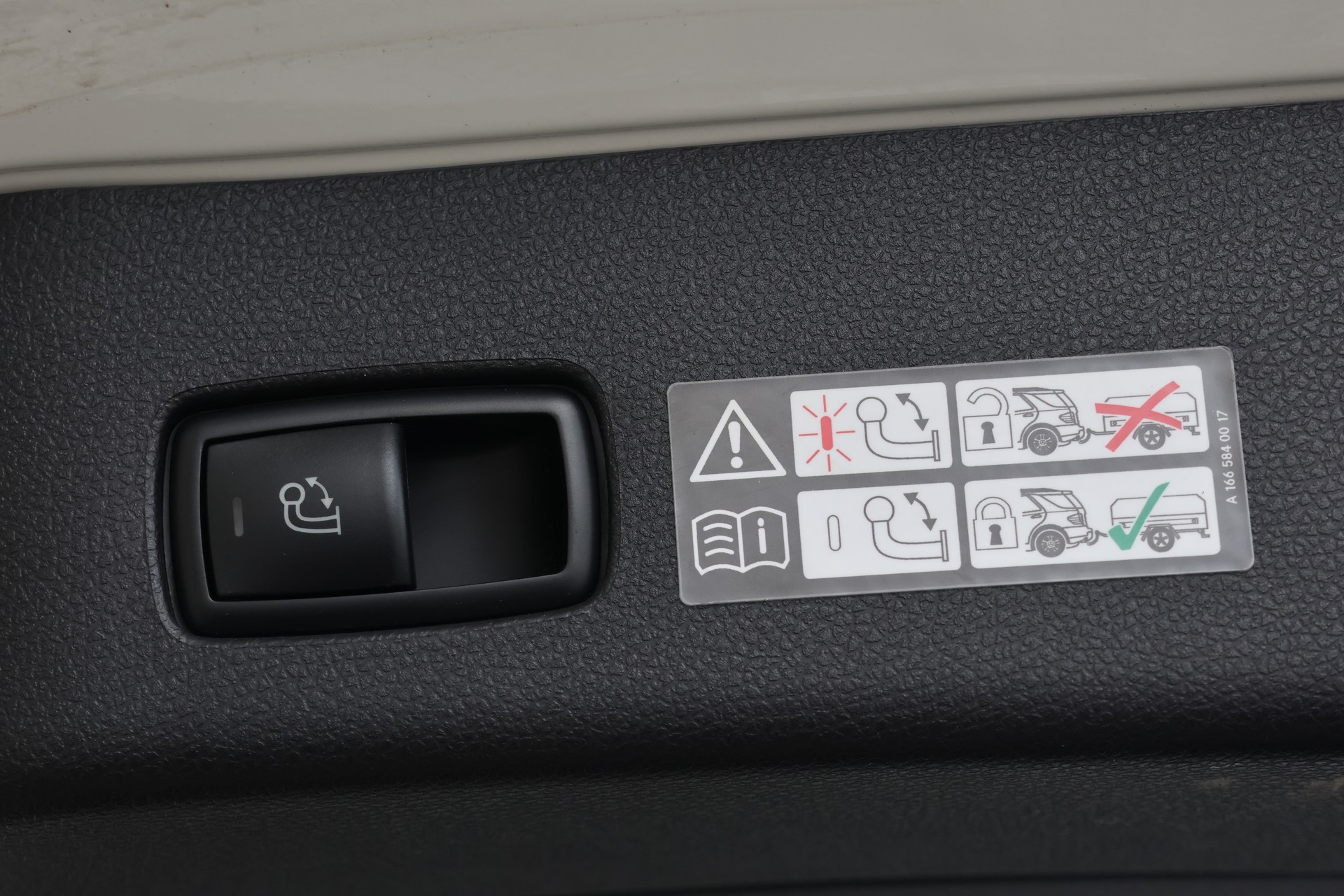 MERCEDES-BENZ ML 63 AMG Executive 4Matic Speedshift-image-25