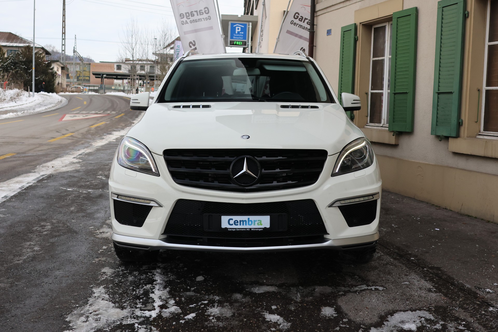 MERCEDES-BENZ ML 63 AMG Executive 4Matic Speedshift-showroom-element-1