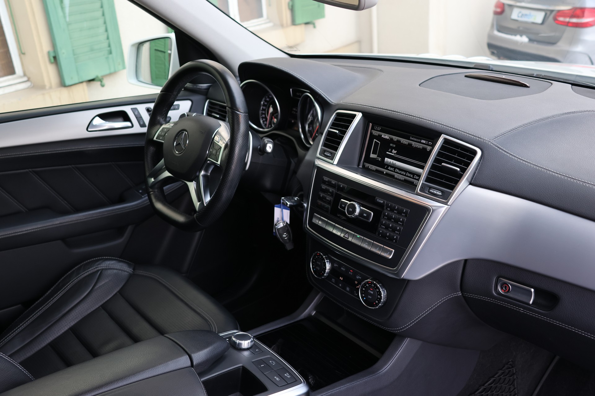 MERCEDES-BENZ ML 63 AMG Executive 4Matic Speedshift-image-8