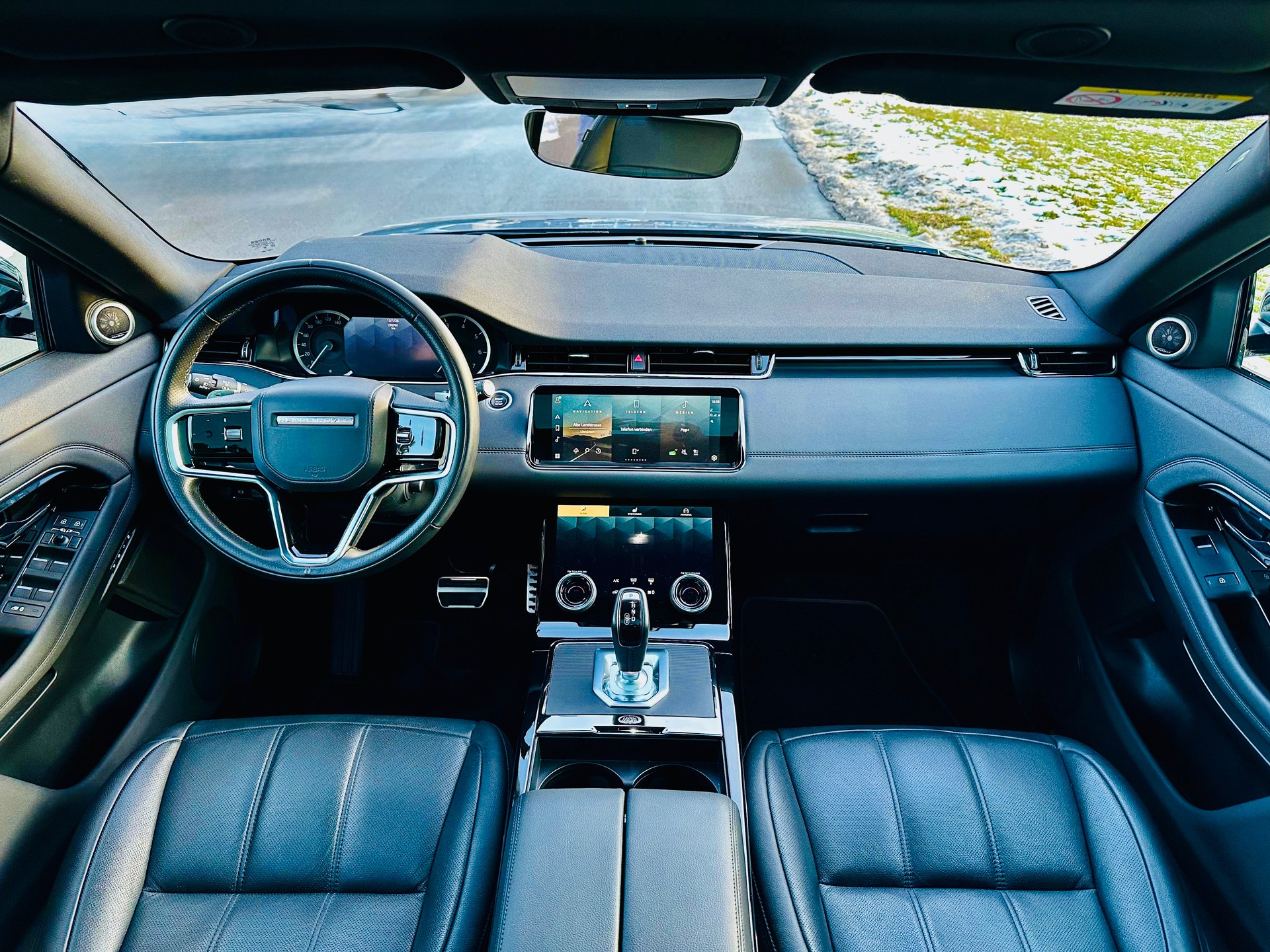 LAND ROVER Range Rover Evoque R-Dynamic P 200 HSE AT9-image-9