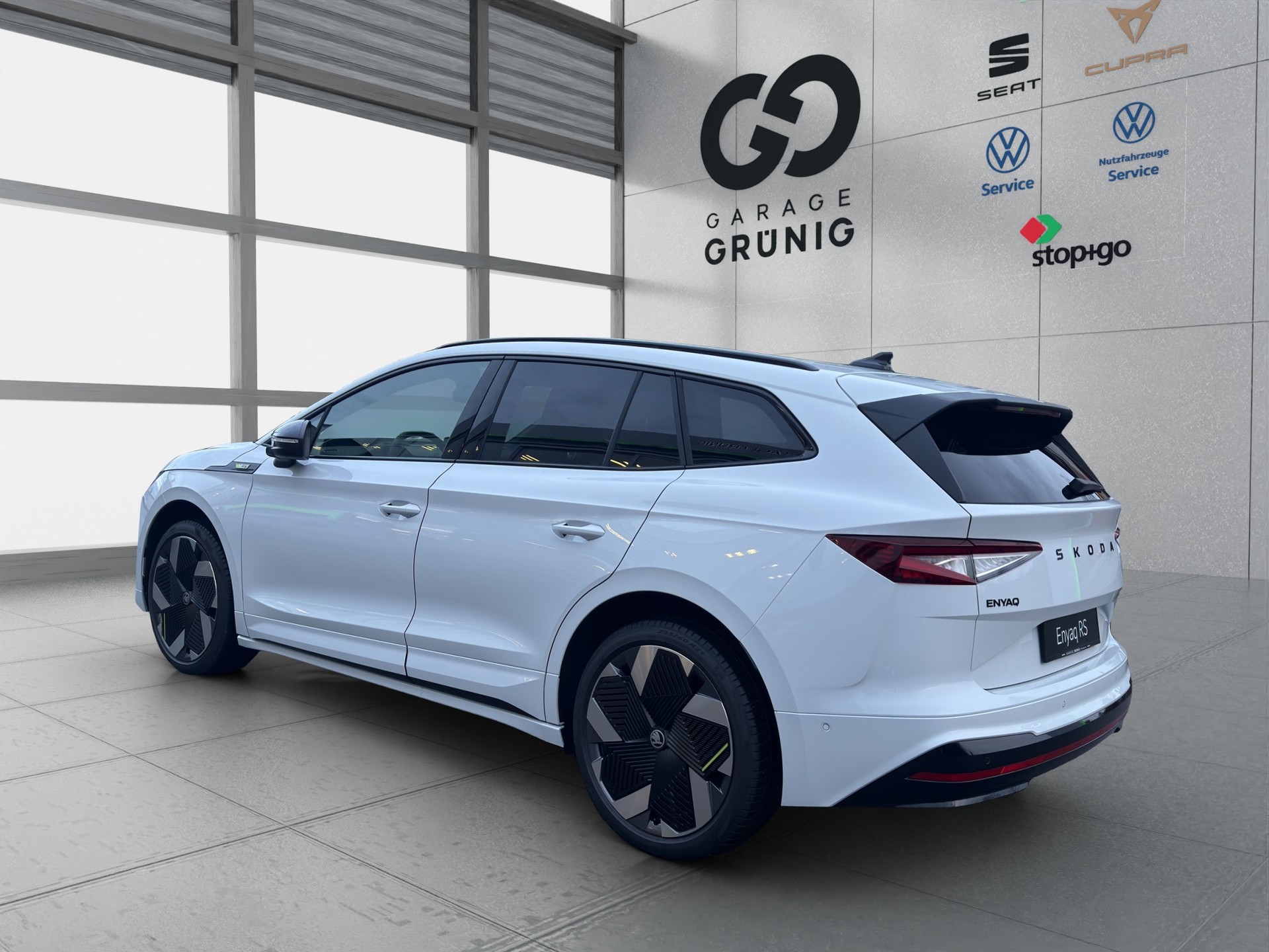 SKODA Enyaq 4x4 RS-image-3