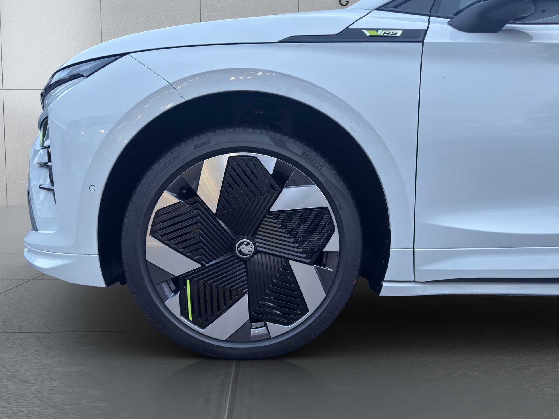 SKODA Enyaq 4x4 RS-image-10