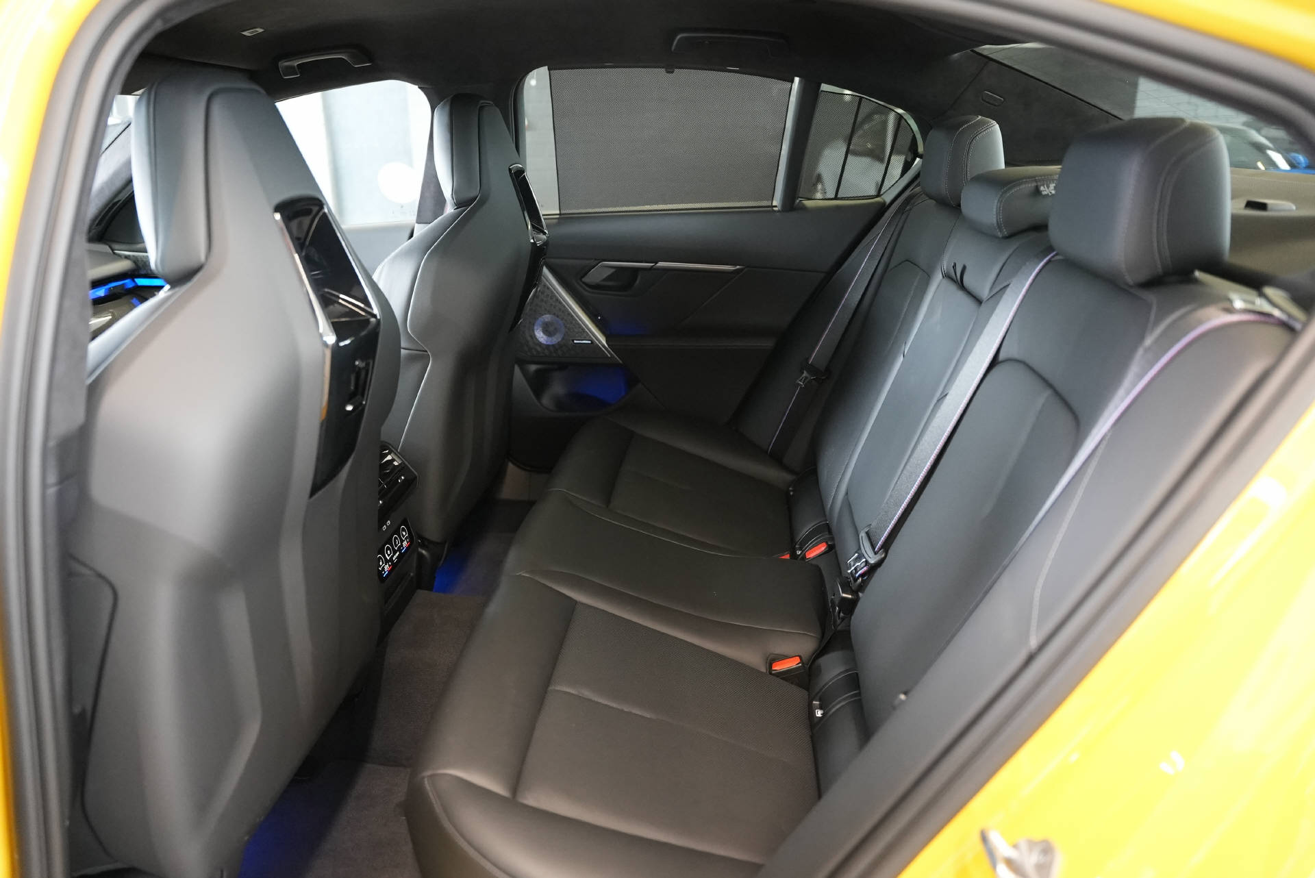 BMW M5 xDrive Speedgelb-image-10