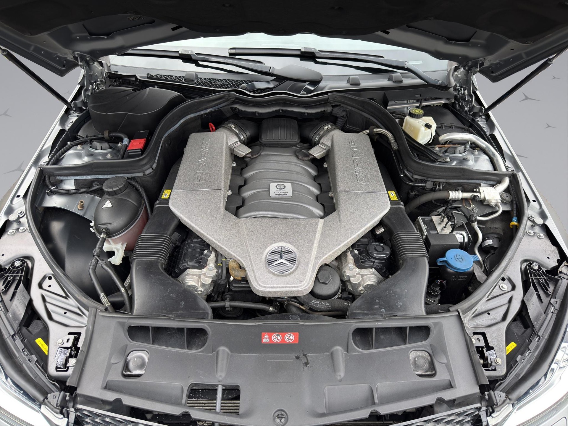 MERCEDES-BENZ C 63 V8 AMG Coupé 507 AMG Edition-image-19