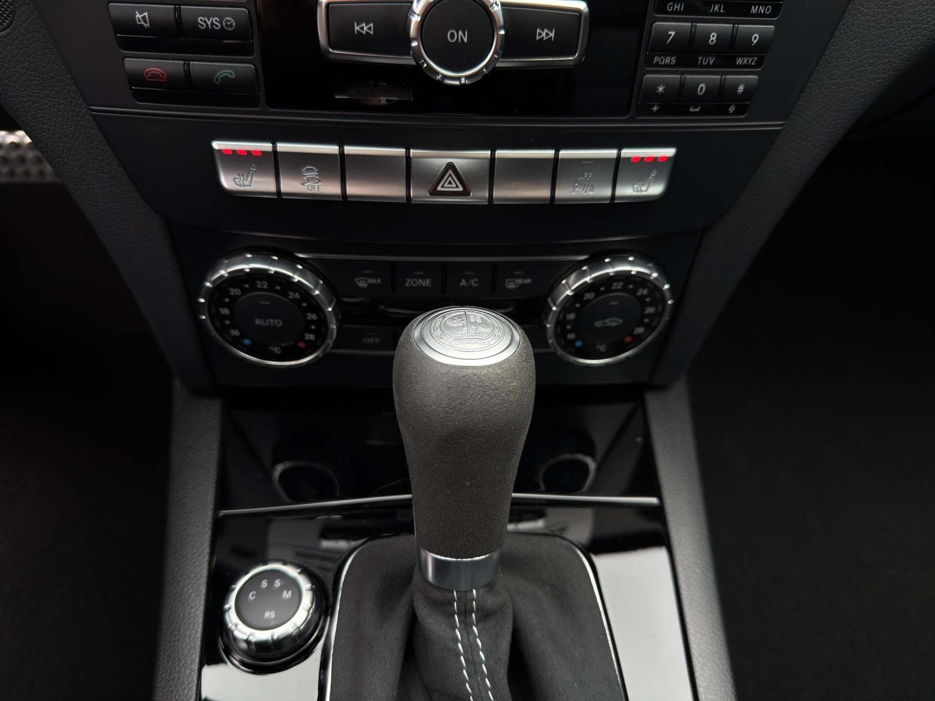 MERCEDES-BENZ C 63 V8 AMG Coupé 507 AMG Edition-image-25