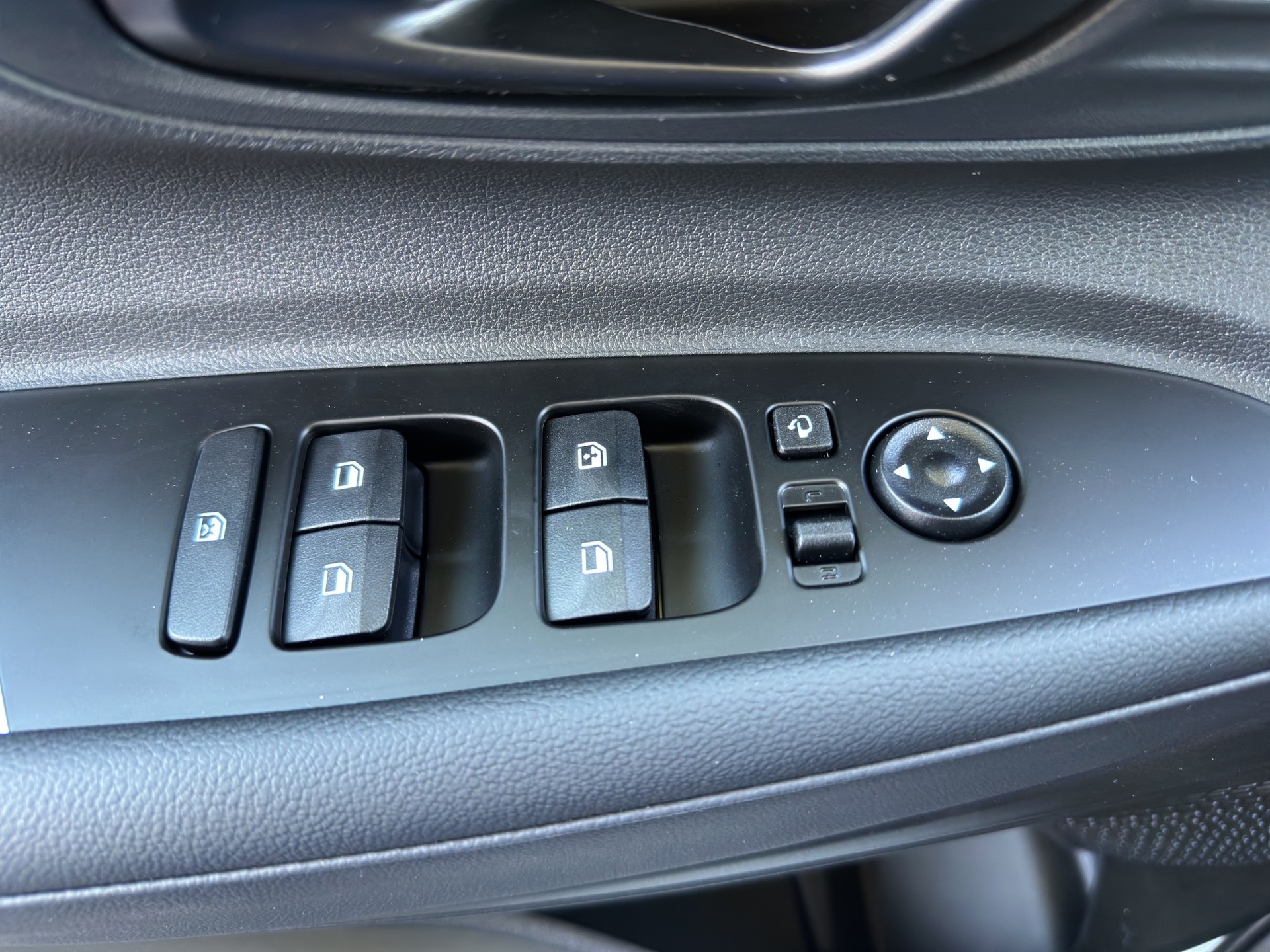 HYUNDAI i20 1.0 T-GDi Amplia DCT-image-15