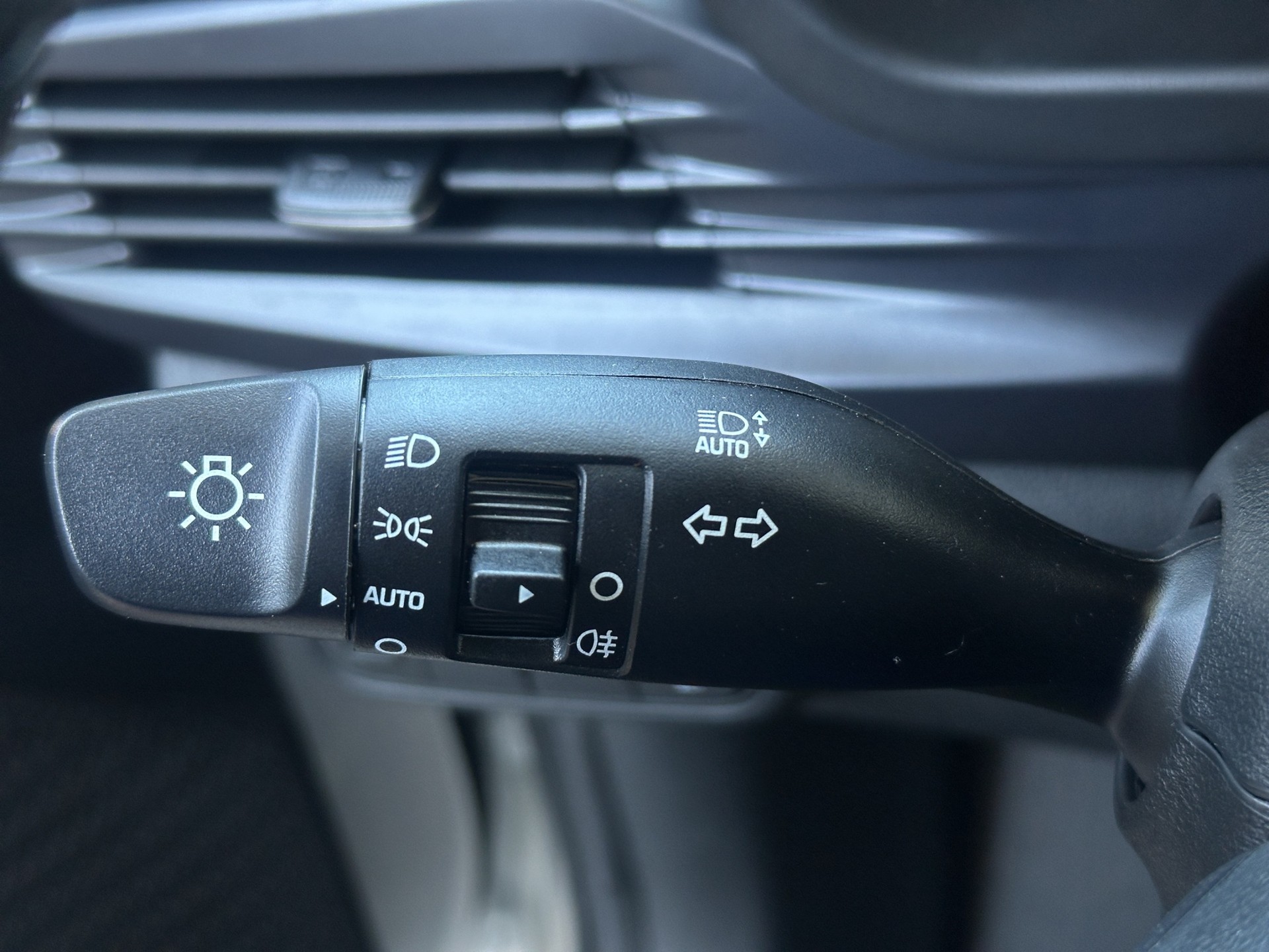HYUNDAI i20 1.0 T-GDi Amplia DCT-image-18