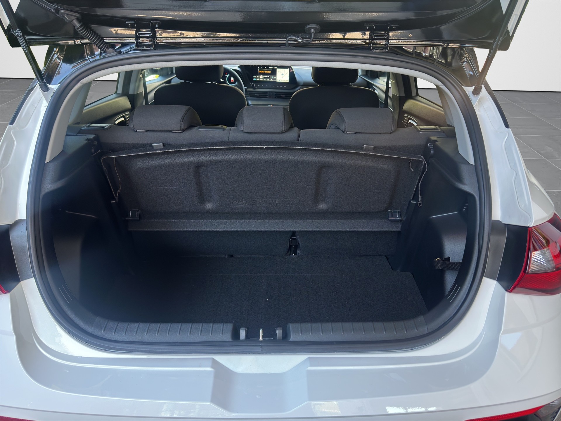 HYUNDAI i20 1.0 T-GDi Amplia DCT-image-21