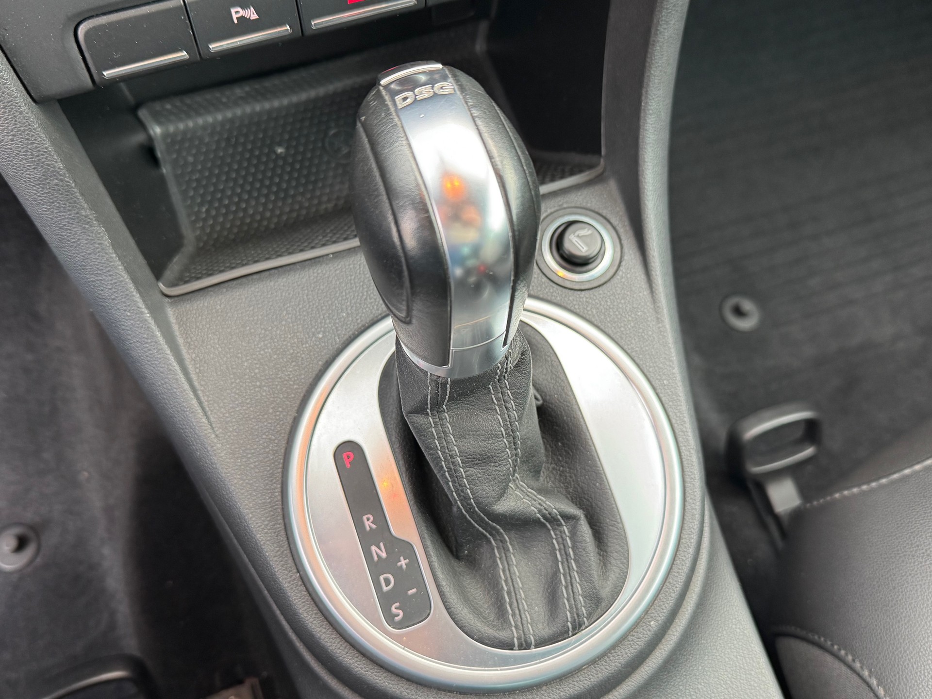 VW Beetle 2.0 TSI Sport DSG-image-9