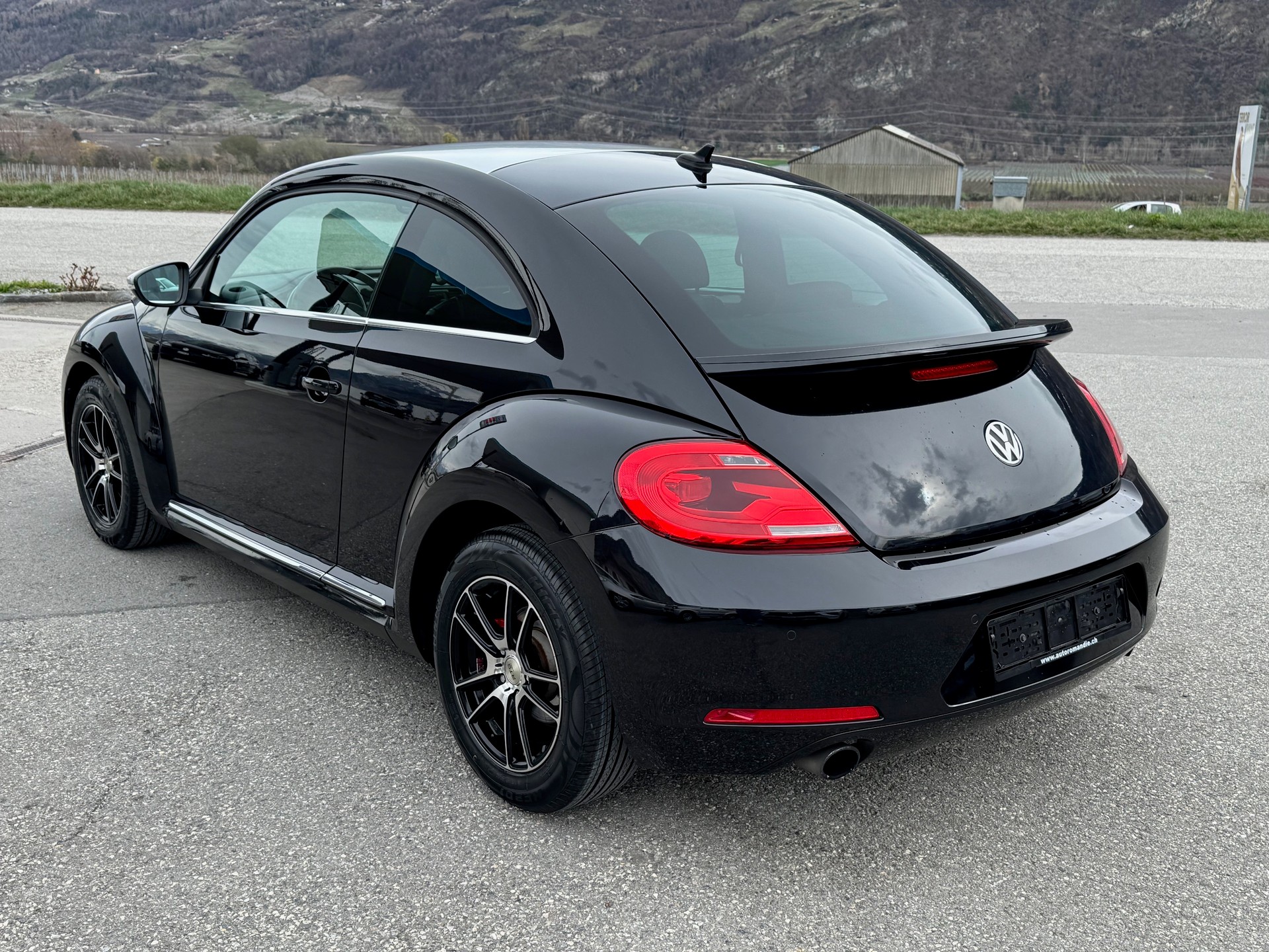 VW Beetle 2.0 TSI Sport DSG-image-3
