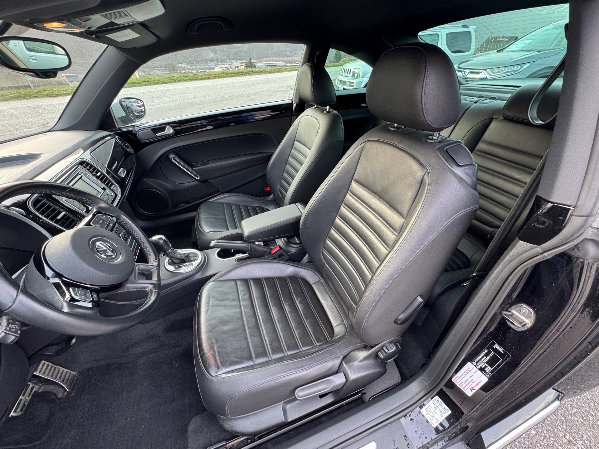 VW Beetle 2.0 TSI Sport DSG-image-6