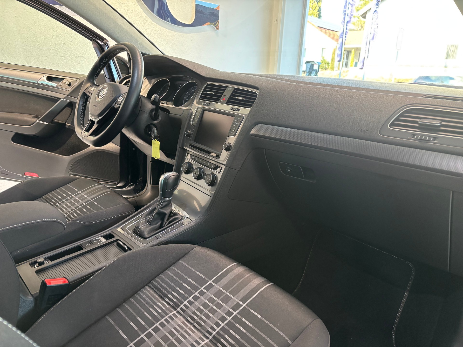 VW Golf 1.4 TSI Lounge DSG-image-6