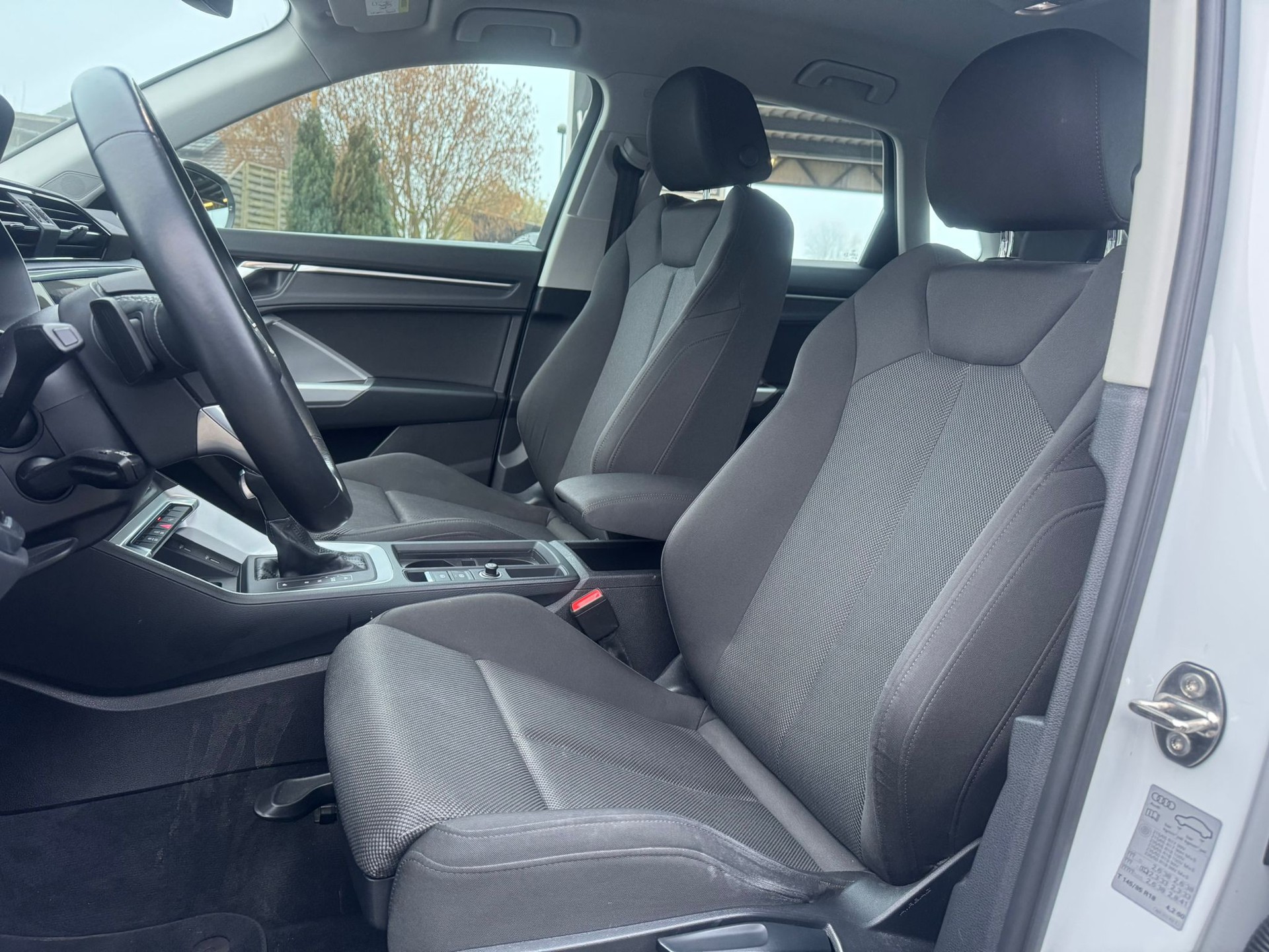 AUDI Q3 35 TFSI S line Attraction S-tronic-image-9