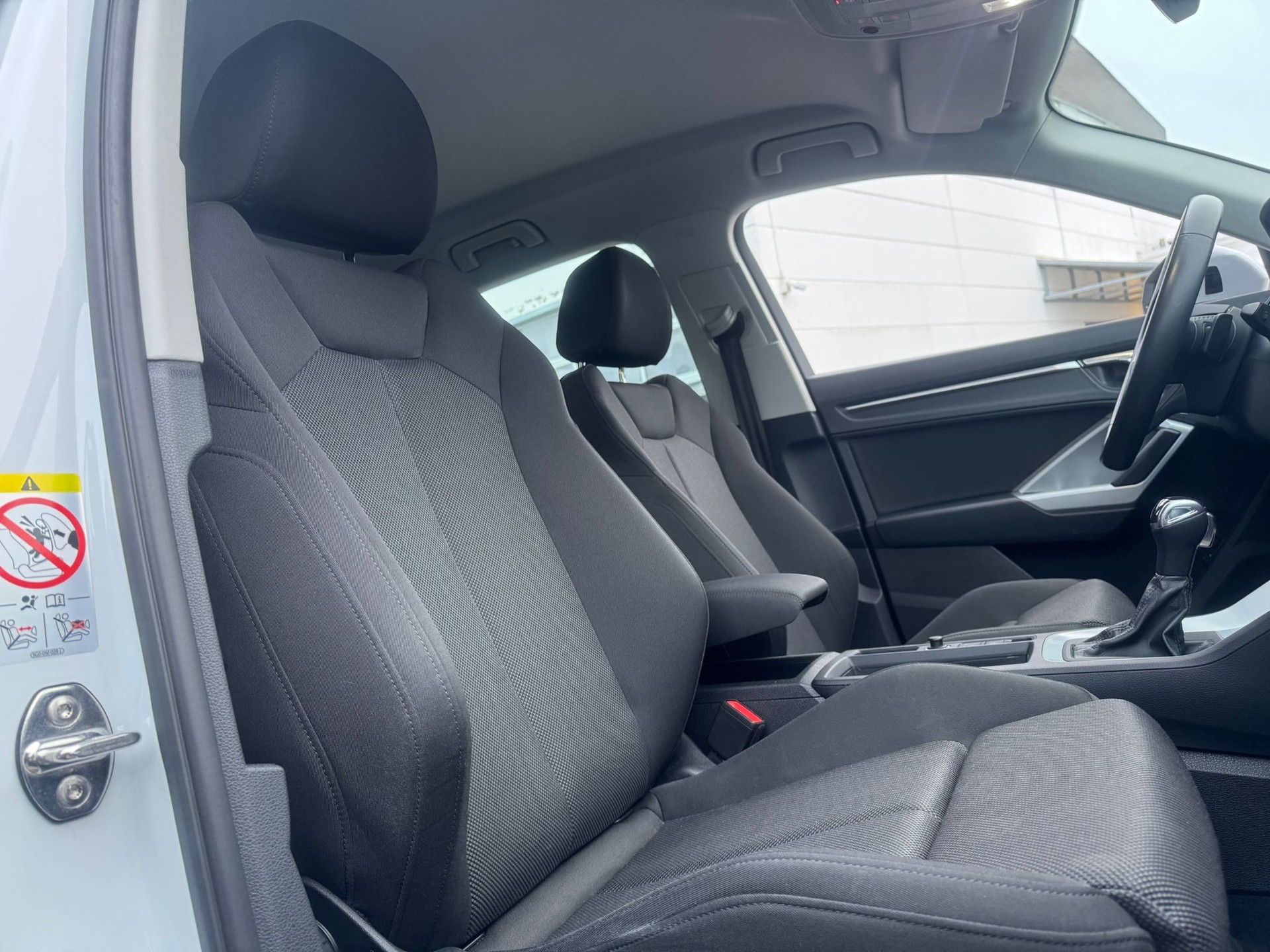 AUDI Q3 35 TFSI S line Attraction S-tronic-image-10