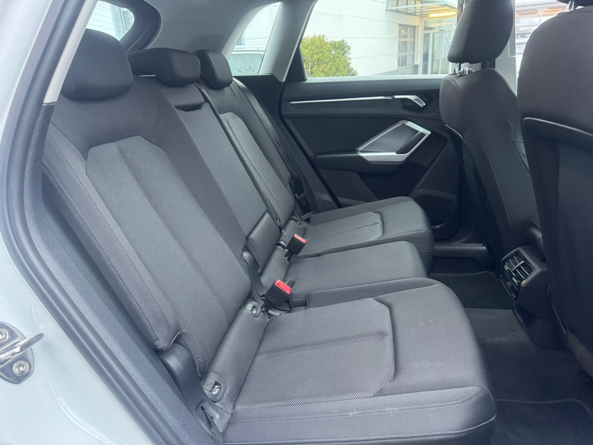 AUDI Q3 35 TFSI S line Attraction S-tronic-image-11