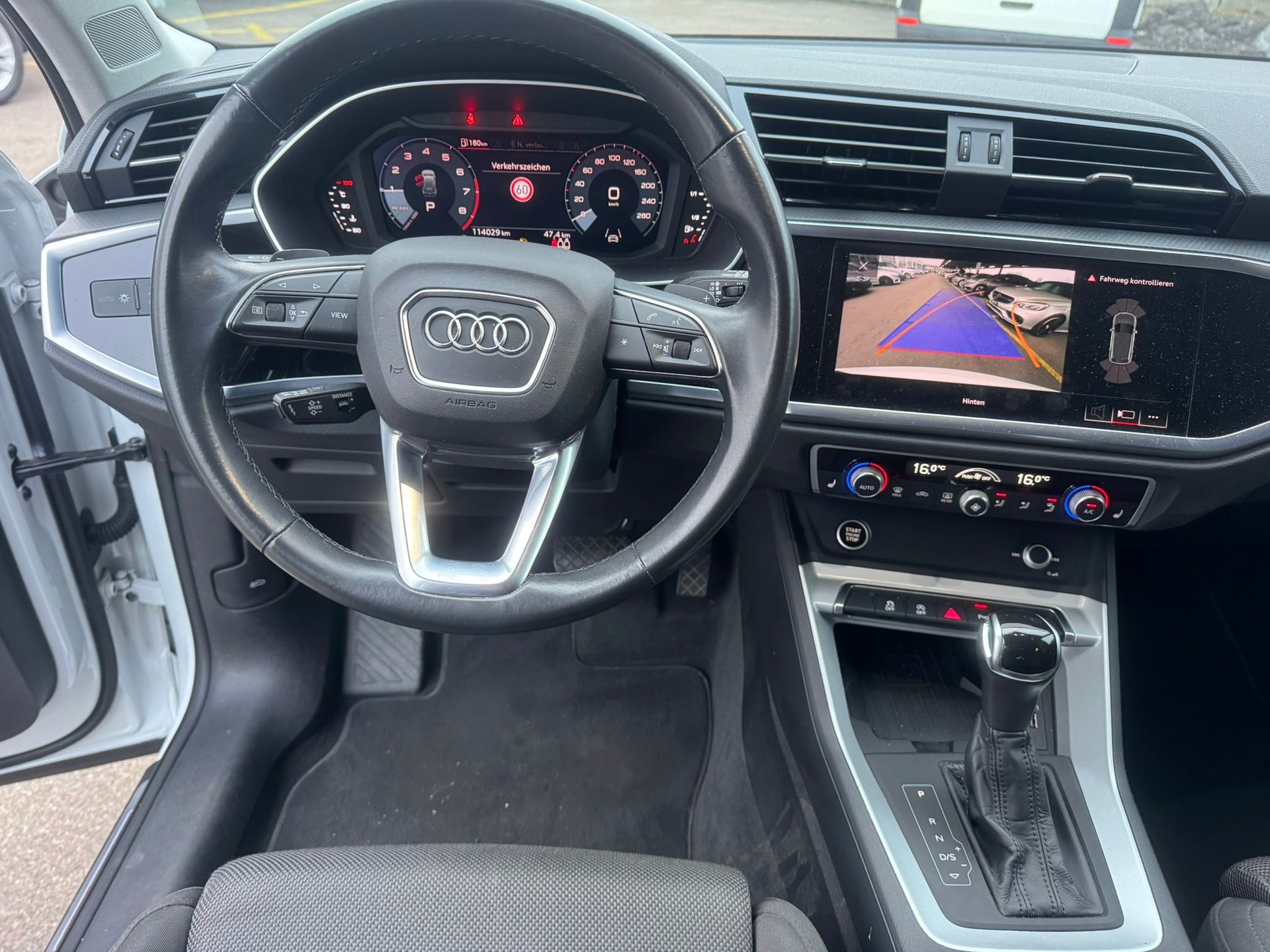 AUDI Q3 35 TFSI S line Attraction S-tronic-image-13